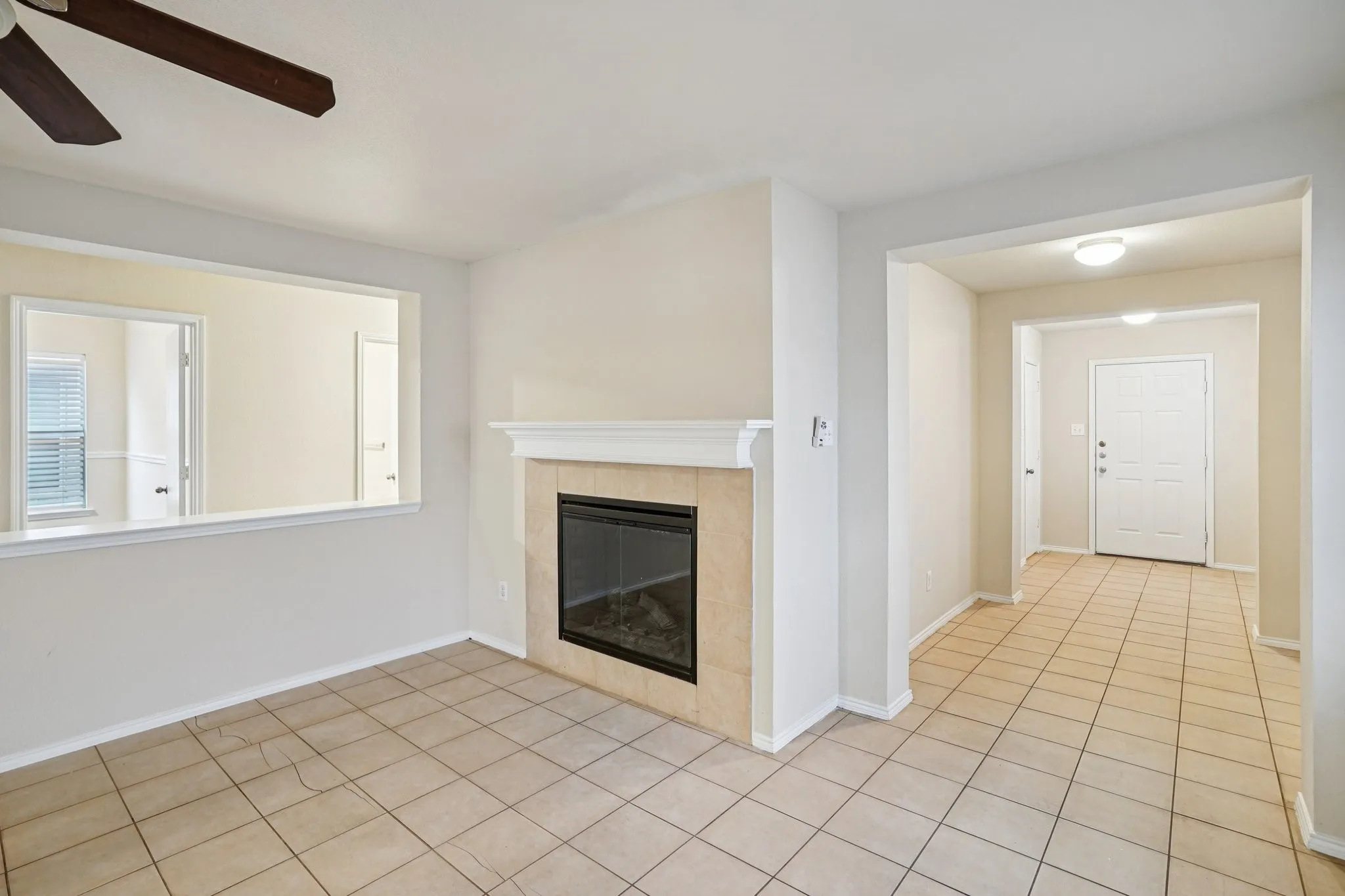 Single Family Residence For Sale in Tarrant County , 9120 Sun Haven Way, Fort Worth, Texas 76244, 3 Bedroom, 2 Bathroom, 2 Garage spaces, 1,810 Sqft, built in 2010, mls#21253188, Real Estate Agent in Fort Worth, Homes For Sale in Tarrant county, Homes For Sale in Fort Worth, Realtor in Fort Worth Texas, Real Estate Brokerage Independent Realty Texas, Luminita Cordes Realtor
