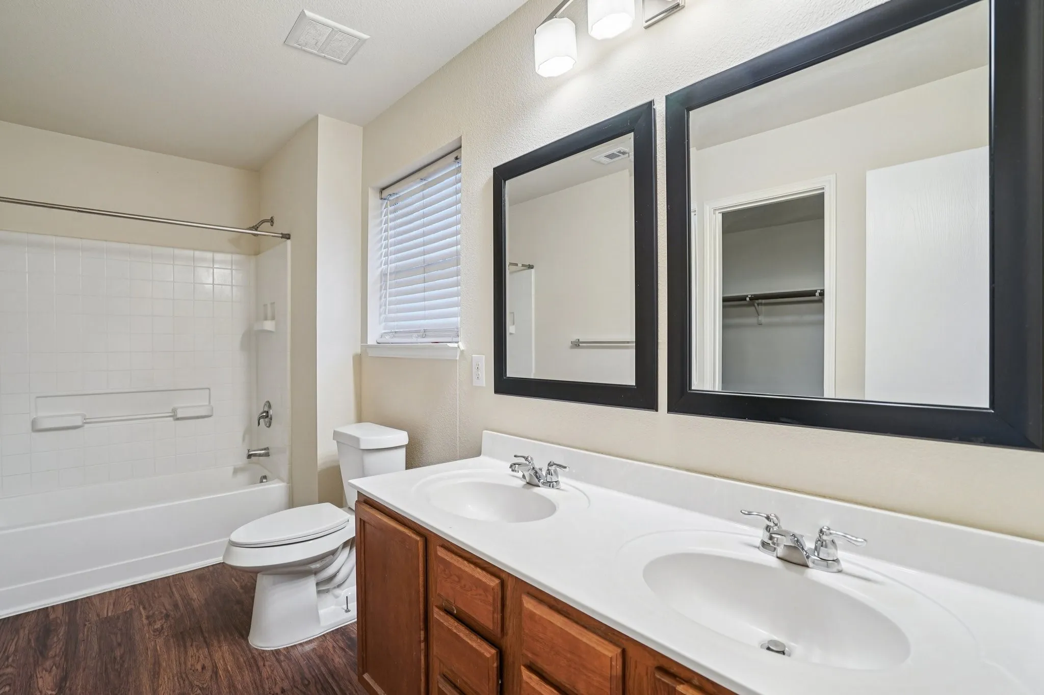Single Family Residence For Sale in Tarrant County , 9120 Sun Haven Way, Fort Worth, Texas 76244, 3 Bedroom, 2 Bathroom, 2 Garage spaces, 1,810 Sqft, built in 2010, mls#21253188, Real Estate Agent in Fort Worth, Homes For Sale in Tarrant county, Homes For Sale in Fort Worth, Realtor in Fort Worth Texas, Real Estate Brokerage Independent Realty Texas, Luminita Cordes Realtor