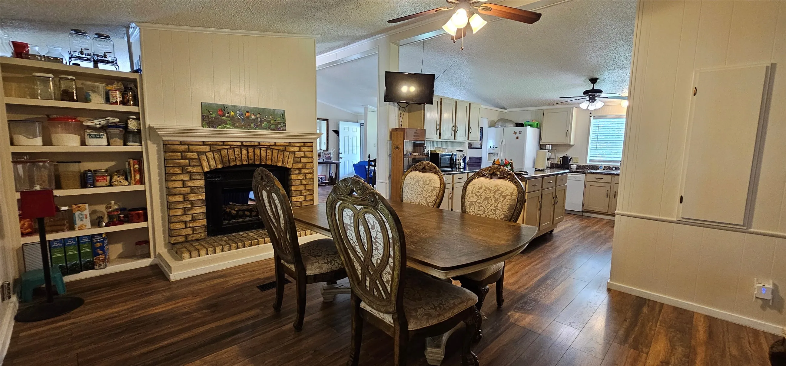 Mobile Home For Sale in Dallas County , 1655 Smith Circle, Combine, Texas 75159, 4 Bedroom, 2 Bathroom, Garage spaces, 2,128 Sqft, built in 1984, Preowned, mls#21253197, Real Estate Agent in Combine, Homes For Sale in Dallas county, Homes For Sale in Combine, Realtor in Combine Texas, Real Estate Brokerage Independent Realty Texas, Luminita Cordes Realtor