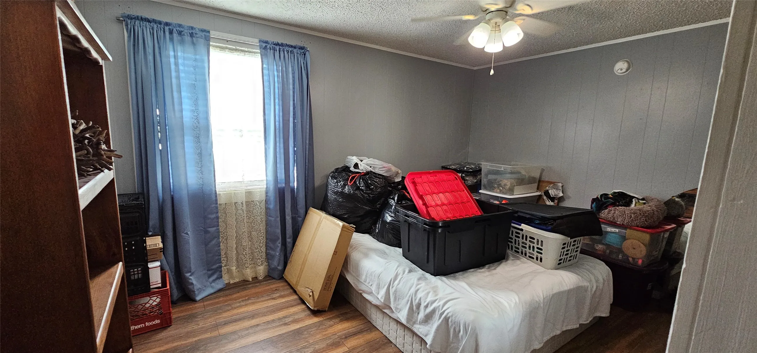 Mobile Home For Sale in Dallas County , 1655 Smith Circle, Combine, Texas 75159, 4 Bedroom, 2 Bathroom, Garage spaces, 2,128 Sqft, built in 1984, Preowned, mls#21253197, Real Estate Agent in Combine, Homes For Sale in Dallas county, Homes For Sale in Combine, Realtor in Combine Texas, Real Estate Brokerage Independent Realty Texas, Luminita Cordes Realtor