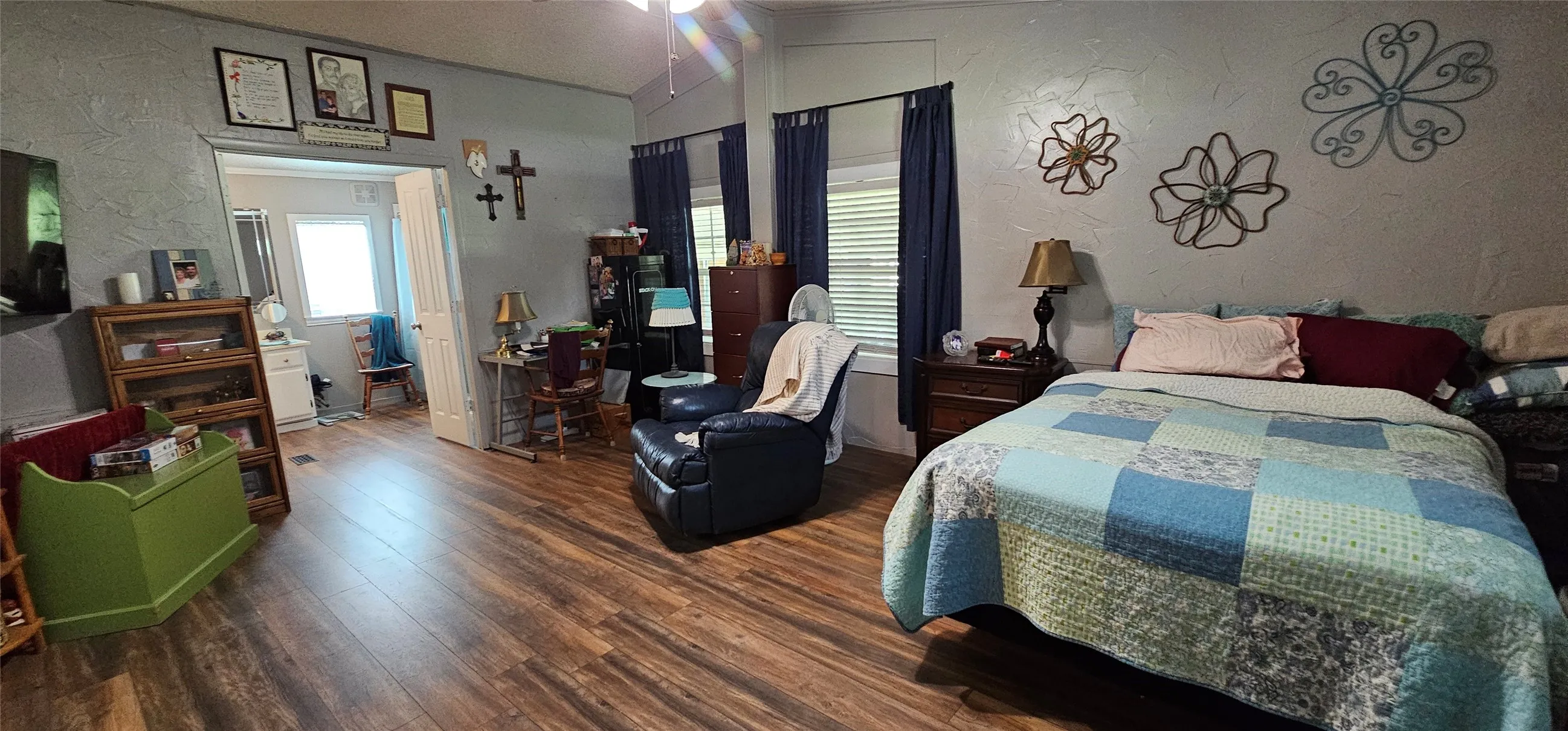 Mobile Home For Sale in Dallas County , 1655 Smith Circle, Combine, Texas 75159, 4 Bedroom, 2 Bathroom, Garage spaces, 2,128 Sqft, built in 1984, Preowned, mls#21253197, Real Estate Agent in Combine, Homes For Sale in Dallas county, Homes For Sale in Combine, Realtor in Combine Texas, Real Estate Brokerage Independent Realty Texas, Luminita Cordes Realtor