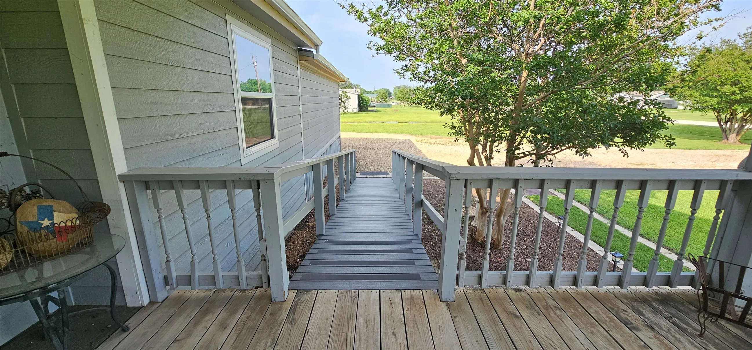 Mobile Home For Sale in Dallas County , 1655 Smith Circle, Combine, Texas 75159, 4 Bedroom, 2 Bathroom, Garage spaces, 2,128 Sqft, built in 1984, Preowned, mls#21253197, Real Estate Agent in Combine, Homes For Sale in Dallas county, Homes For Sale in Combine, Realtor in Combine Texas, Real Estate Brokerage Independent Realty Texas, Luminita Cordes Realtor