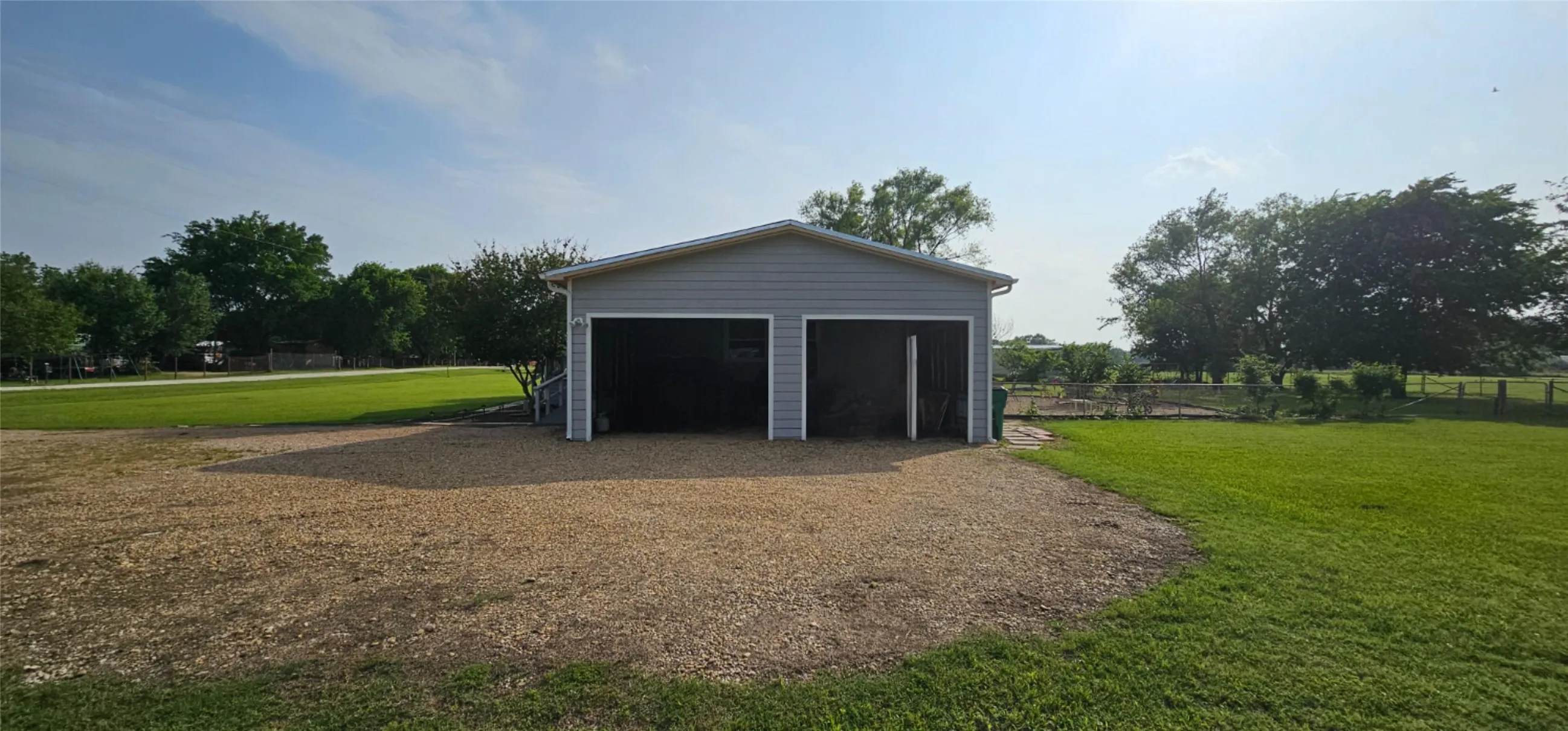 Mobile Home For Sale in Dallas County , 1655 Smith Circle, Combine, Texas 75159, 4 Bedroom, 2 Bathroom, Garage spaces, 2,128 Sqft, built in 1984, Preowned, mls#21253197, Real Estate Agent in Combine, Homes For Sale in Dallas county, Homes For Sale in Combine, Realtor in Combine Texas, Real Estate Brokerage Independent Realty Texas, Luminita Cordes Realtor