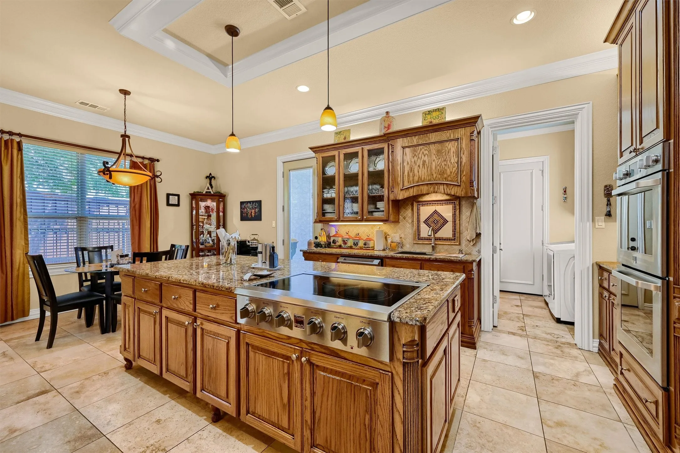 Single Family Residence For Sale in Grayson County , 4812 Park Vista Boulevard, Sherman, Texas 75090, 3 Bedroom, 3 Bathroom, 3 Garage spaces, 4,038 Sqft, built in 2006, Preowned, mls#21253204, Real Estate Agent in Sherman, Homes For Sale in Grayson county, Homes For Sale in Sherman, Realtor in Sherman Texas, Real Estate Brokerage Independent Realty Texas, Luminita Cordes Realtor