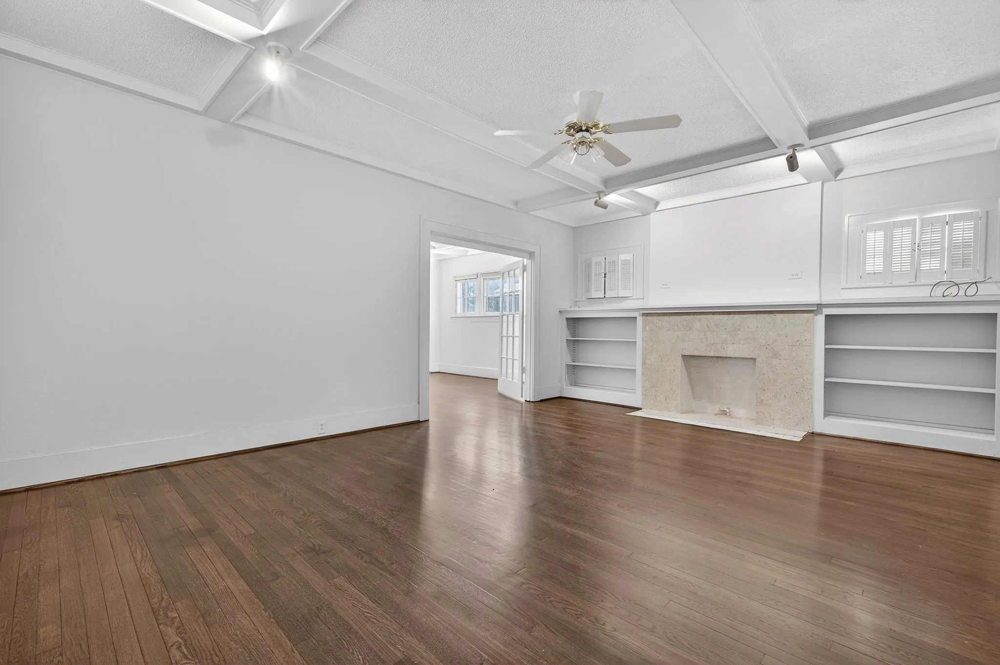 Single Family Residence For Sale in Palo Pinto County , 916-B E Hubbard Street, Mineral Wells, Texas 76067, 2 Bedroom, 1 Bathroom, Garage spaces, 1,796 Sqft, built in 1930, Preowned, Price $275,000, mls#21253216, Real Estate Agent in Mineral Wells, Homes For Sale in Palo Pinto county, Homes For Sale in Mineral Wells, Realtor in Mineral Wells Texas, Real Estate Brokerage Independent Realty Texas, Luminita Cordes Realtor