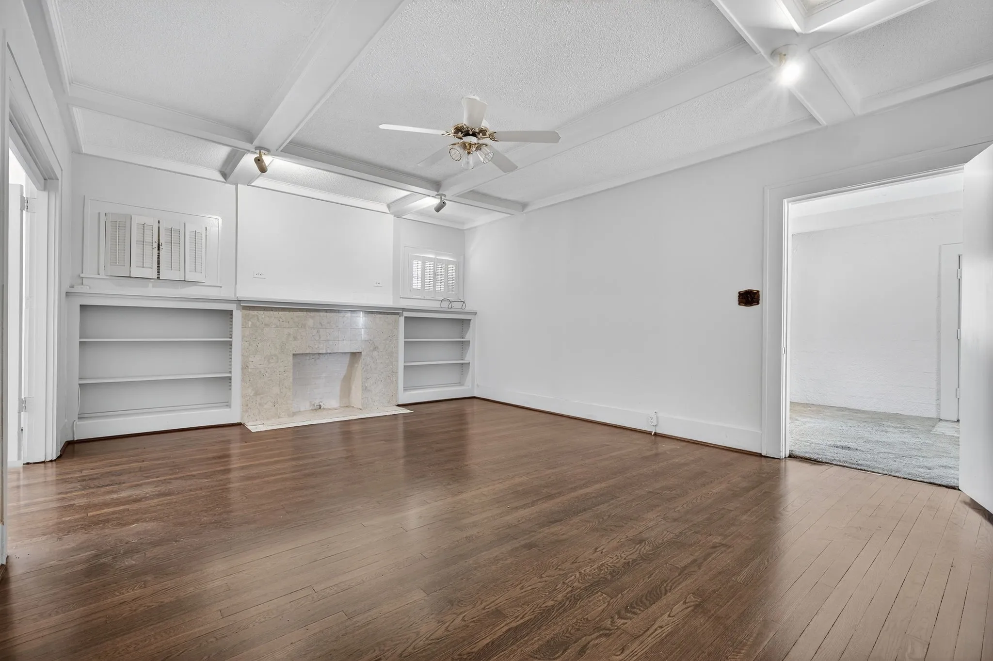 Single Family Residence For Sale in Palo Pinto County , 916-B E Hubbard Street, Mineral Wells, Texas 76067, 2 Bedroom, 1 Bathroom, Garage spaces, 1,796 Sqft, built in 1930, Preowned, Price $275,000, mls#21253216, Real Estate Agent in Mineral Wells, Homes For Sale in Palo Pinto county, Homes For Sale in Mineral Wells, Realtor in Mineral Wells Texas, Real Estate Brokerage Independent Realty Texas, Luminita Cordes Realtor