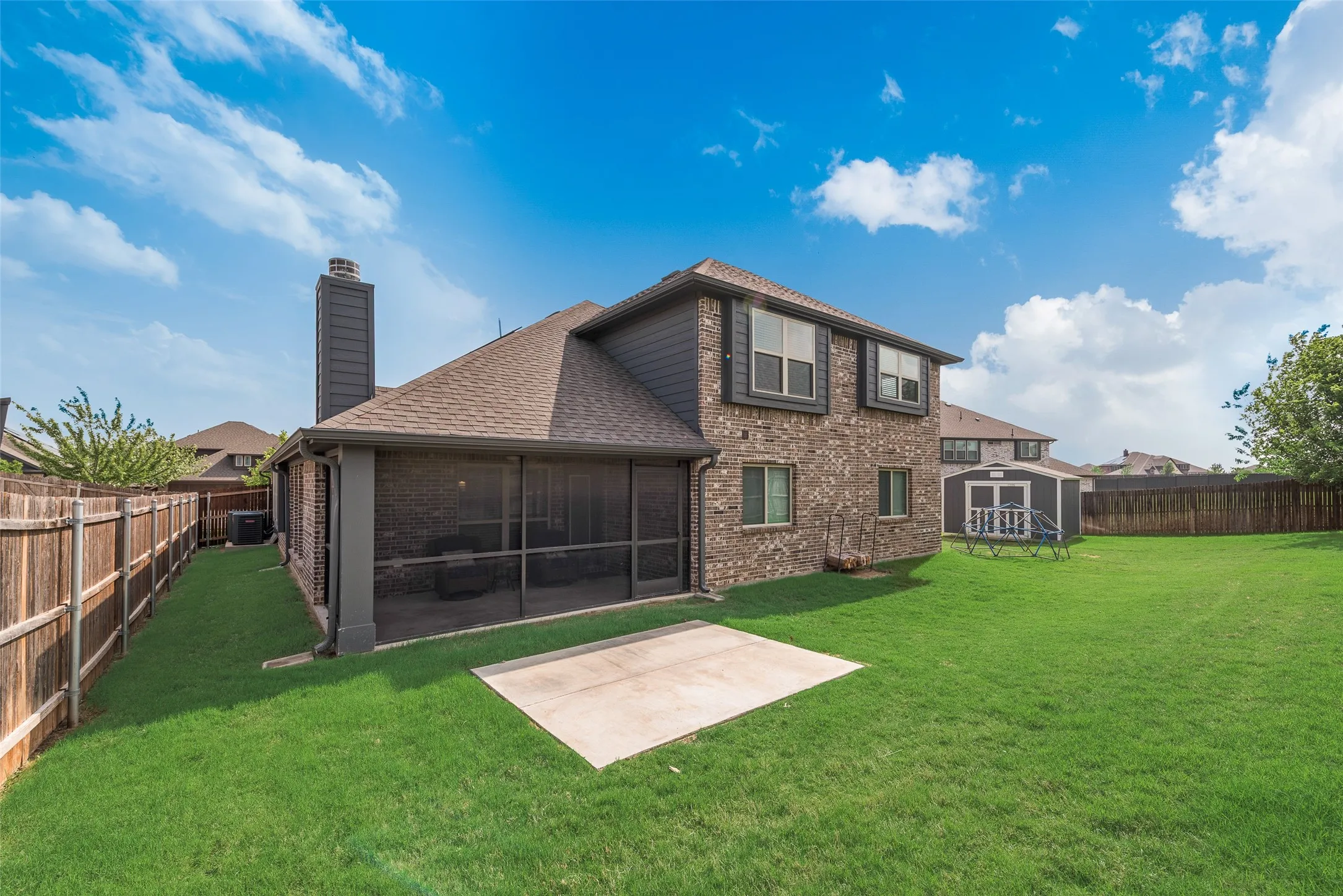 Single Family Residence For Sale in Ellis County , 605 Dusty Glen Trail, Midlothian, Texas 76065, 4 Bedroom, 3 Bathroom, 2 Garage spaces, 2,825 Sqft, built in 2022, Preowned, mls#21253223, Real Estate Agent in Midlothian, Homes For Sale in Ellis county, Homes For Sale in Midlothian, Realtor in Midlothian Texas, Real Estate Brokerage Independent Realty Texas, Luminita Cordes Realtor