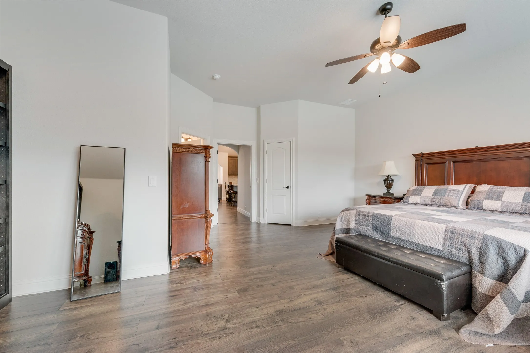 Single Family Residence For Sale in Ellis County , 605 Dusty Glen Trail, Midlothian, Texas 76065, 4 Bedroom, 3 Bathroom, 2 Garage spaces, 2,825 Sqft, built in 2022, Preowned, mls#21253223, Real Estate Agent in Midlothian, Homes For Sale in Ellis county, Homes For Sale in Midlothian, Realtor in Midlothian Texas, Real Estate Brokerage Independent Realty Texas, Luminita Cordes Realtor
