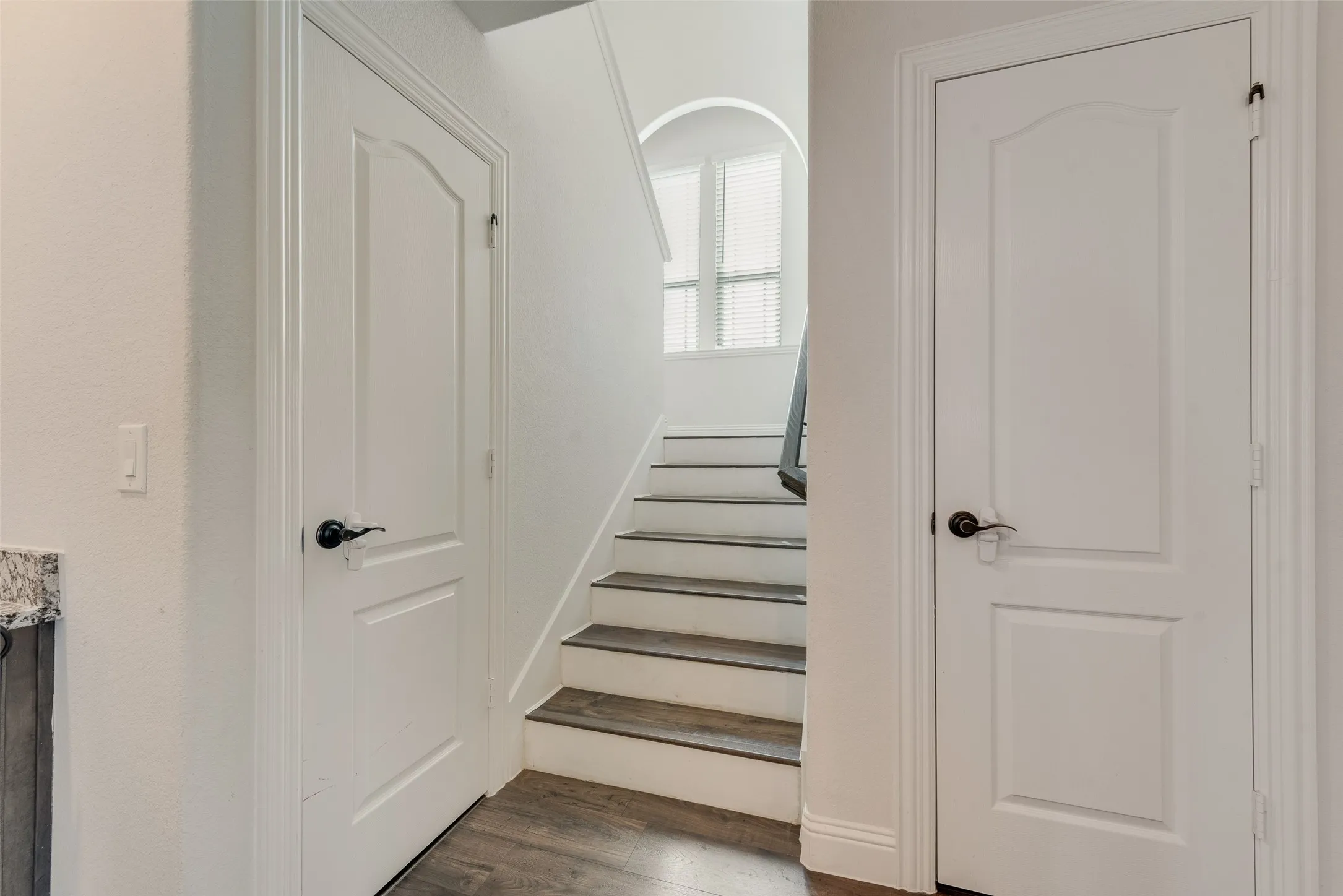 Single Family Residence For Sale in Ellis County , 605 Dusty Glen Trail, Midlothian, Texas 76065, 4 Bedroom, 3 Bathroom, 2 Garage spaces, 2,825 Sqft, built in 2022, Preowned, mls#21253223, Real Estate Agent in Midlothian, Homes For Sale in Ellis county, Homes For Sale in Midlothian, Realtor in Midlothian Texas, Real Estate Brokerage Independent Realty Texas, Luminita Cordes Realtor