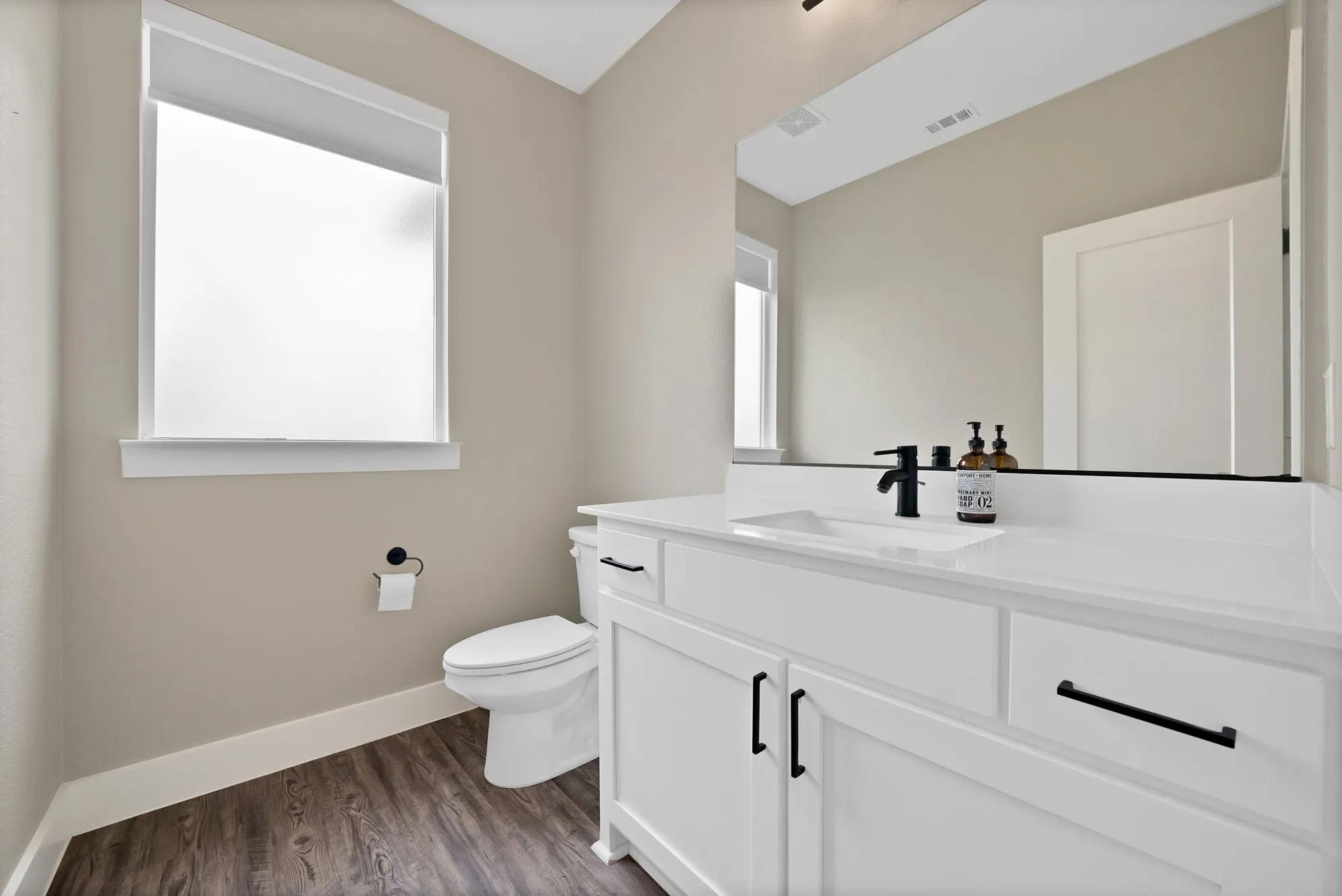 Single Family Residence For Sale in Collin County , 2223 Providence Way, Nevada, Texas 75173, 3 Bedroom, 3 Bathroom, 3 Garage spaces, 3,400 Sqft, built in 2021, Preowned, mls#21240988, Real Estate Agent in Nevada, Homes For Sale in Collin county, Homes For Sale in Nevada, Realtor in Nevada Texas, Real Estate Brokerage Independent Realty Texas, Luminita Cordes Realtor