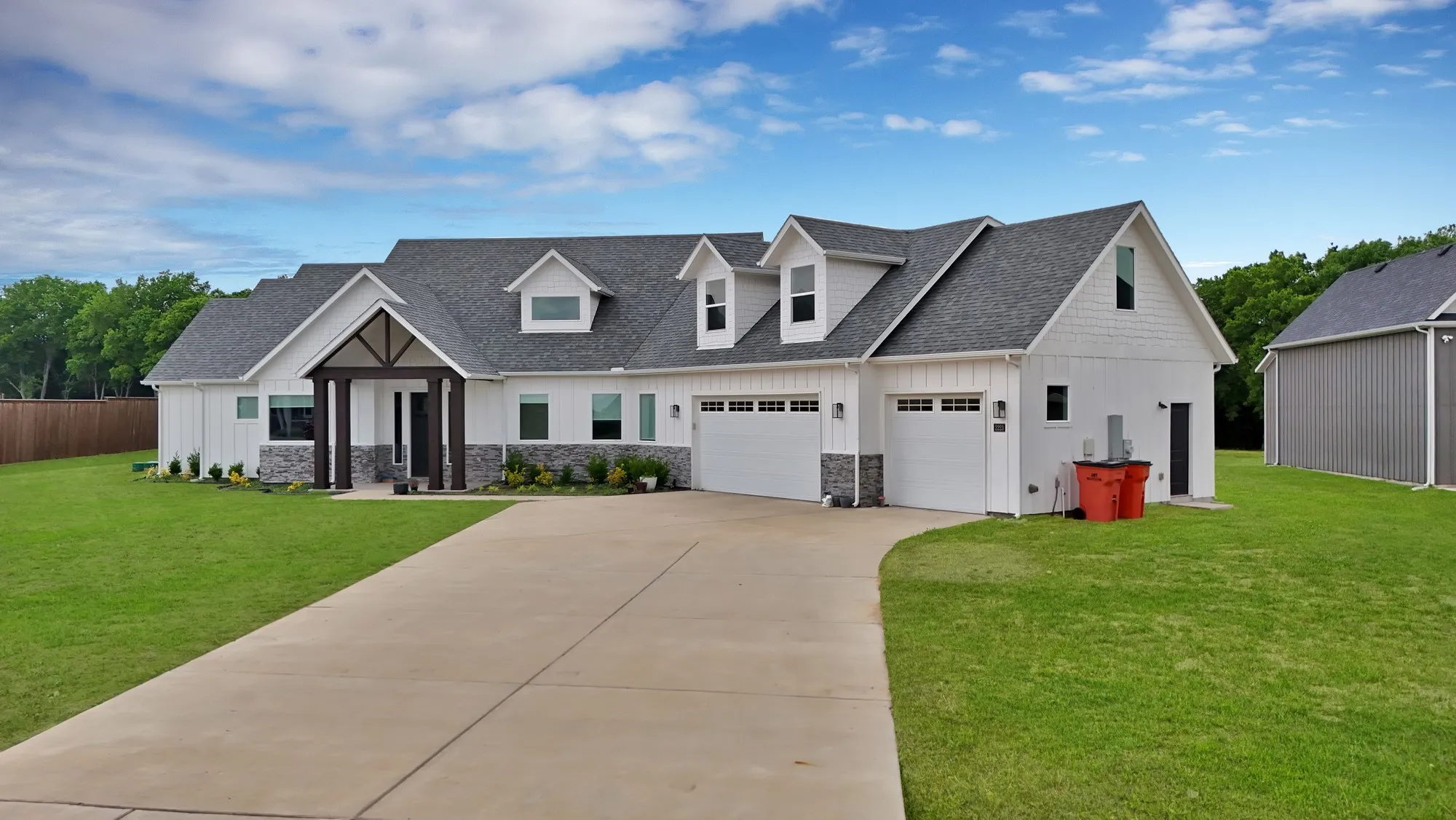 Single Family Residence For Sale in Collin County , 2223 Providence Way, Nevada, Texas 75173, 3 Bedroom, 3 Bathroom, 3 Garage spaces, 3,400 Sqft, built in 2021, Preowned, mls#21240988, Real Estate Agent in Nevada, Homes For Sale in Collin county, Homes For Sale in Nevada, Realtor in Nevada Texas, Real Estate Brokerage Independent Realty Texas, Luminita Cordes Realtor