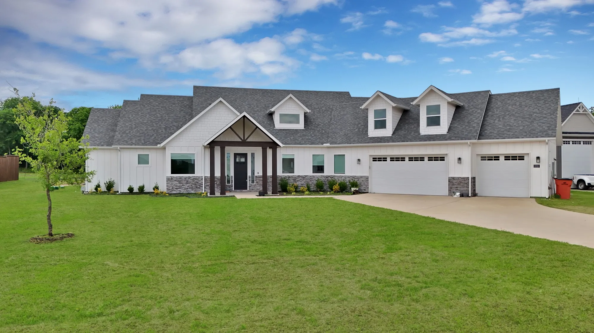 Single Family Residence For Sale in Collin County , 2223 Providence Way, Nevada, Texas 75173, 3 Bedroom, 3 Bathroom, 3 Garage spaces, 3,400 Sqft, built in 2021, Preowned, mls#21240988, Real Estate Agent in Nevada, Homes For Sale in Collin county, Homes For Sale in Nevada, Realtor in Nevada Texas, Real Estate Brokerage Independent Realty Texas, Luminita Cordes Realtor