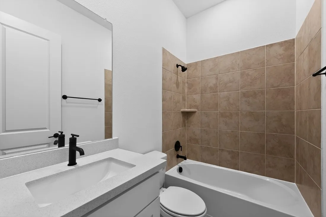 546 Chatham Street ~ Ready Now
