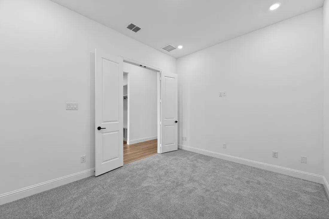 546 Chatham Street ~ Ready Now