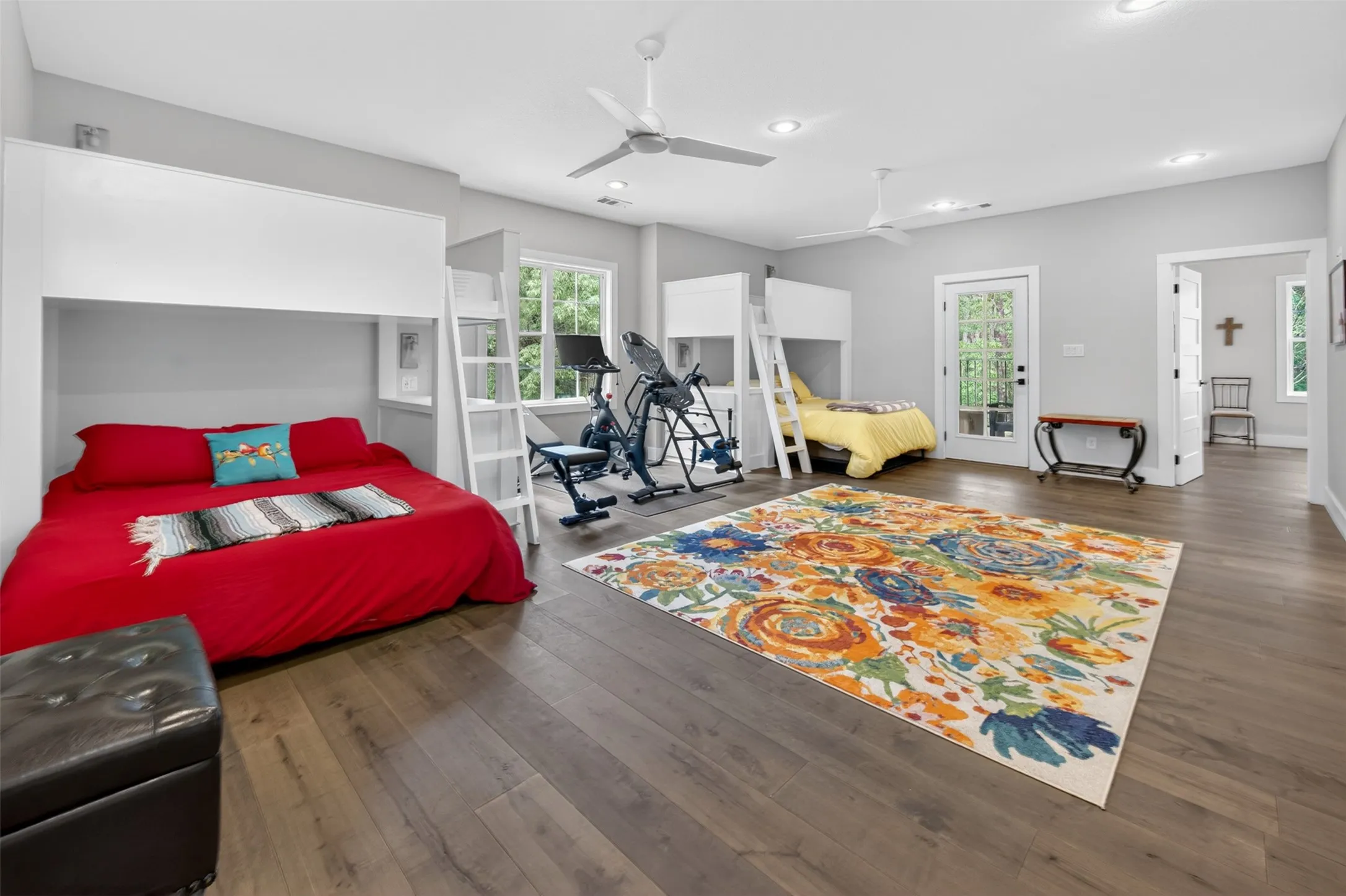 Single Family Residence For Sale in Henderson County , 4747 Stonebridge Lane, Athens, Texas 75751, 4 Bedrooms, 4 Bathrooms, 3 Garage spaces, 3,845 Sqft, built in 2020, Preowned, Price $1,270,000, mls#21250400, Real Estate Agent in Athens, Homes For Sale in Henderson county, Homes For Sale in Athens, Realtor in Athens Texas, Real Estate Brokerage Independent Realty Texas, Luminita Cordes Realtor