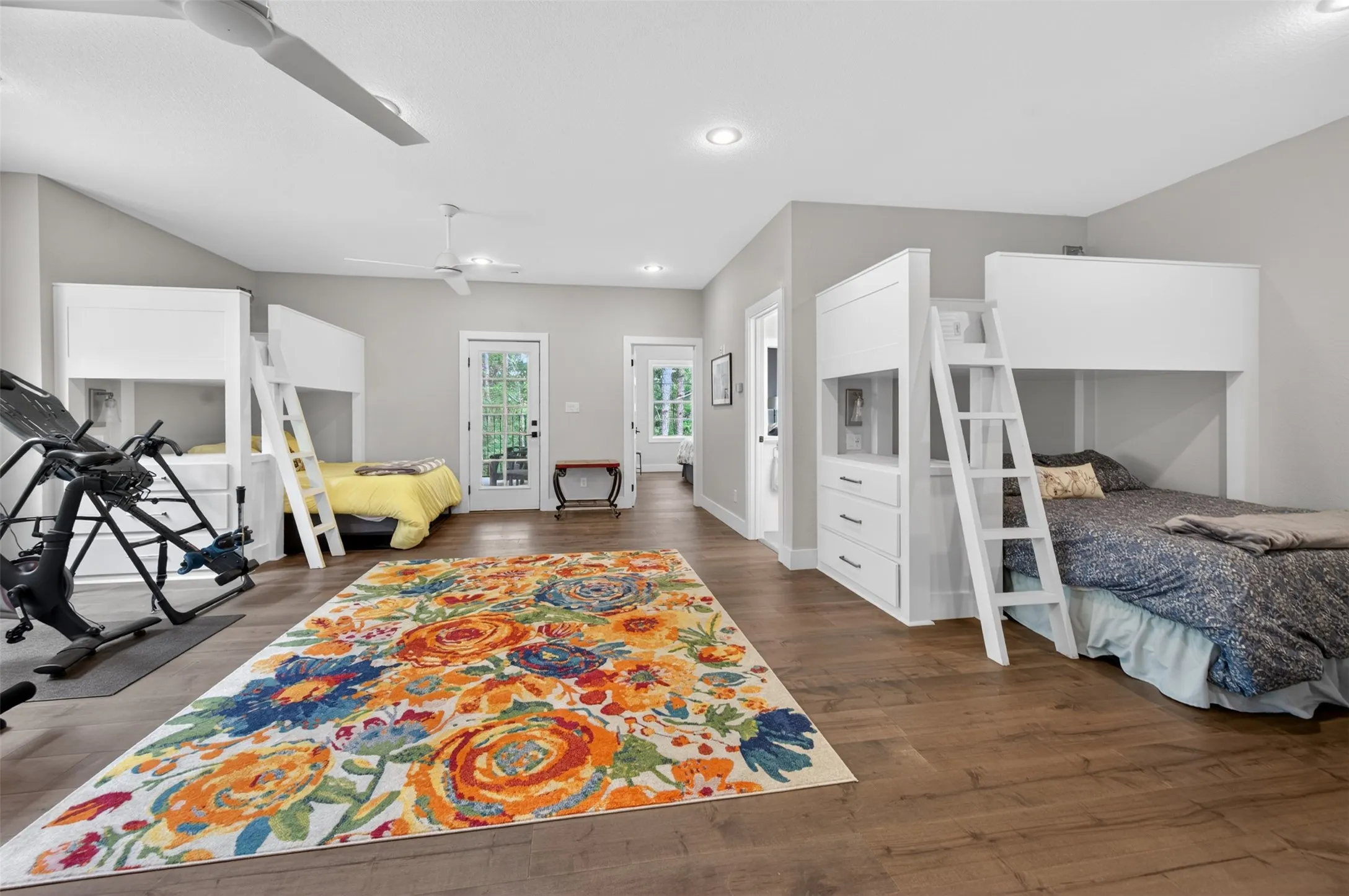 Single Family Residence For Sale in Henderson County , 4747 Stonebridge Lane, Athens, Texas 75751, 4 Bedrooms, 4 Bathrooms, 3 Garage spaces, 3,845 Sqft, built in 2020, Preowned, Price $1,270,000, mls#21250400, Real Estate Agent in Athens, Homes For Sale in Henderson county, Homes For Sale in Athens, Realtor in Athens Texas, Real Estate Brokerage Independent Realty Texas, Luminita Cordes Realtor