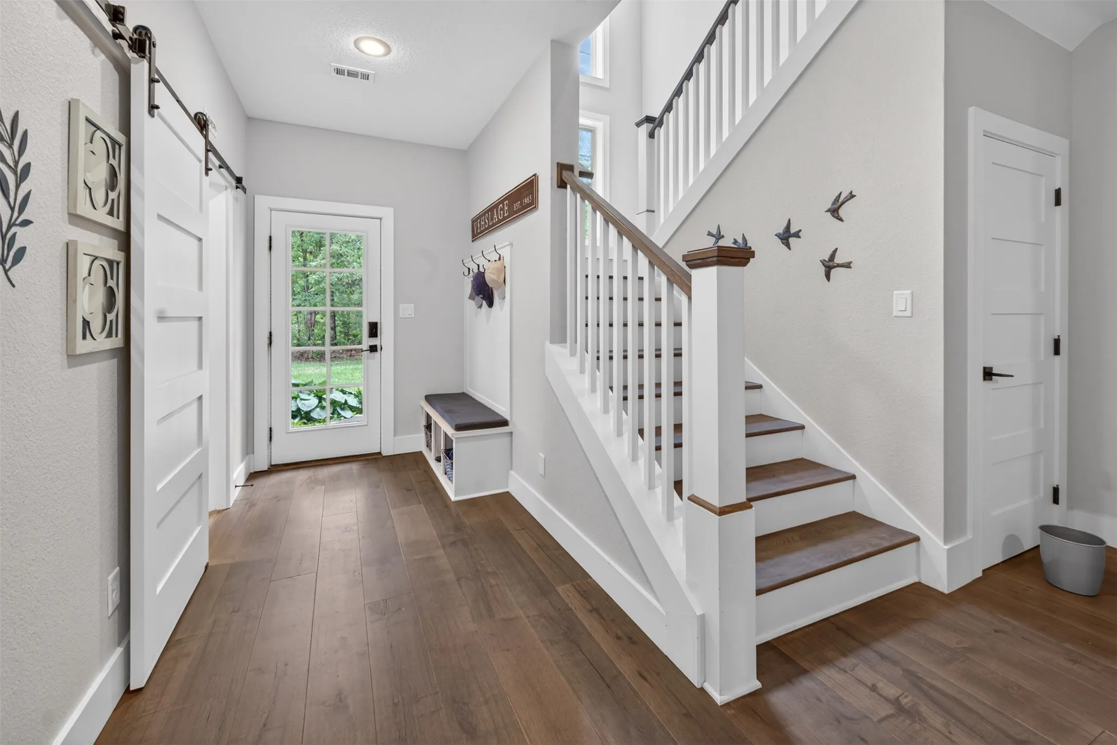 Single Family Residence For Sale in Henderson County , 4747 Stonebridge Lane, Athens, Texas 75751, 4 Bedrooms, 4 Bathrooms, 3 Garage spaces, 3,845 Sqft, built in 2020, Preowned, Price $1,270,000, mls#21250400, Real Estate Agent in Athens, Homes For Sale in Henderson county, Homes For Sale in Athens, Realtor in Athens Texas, Real Estate Brokerage Independent Realty Texas, Luminita Cordes Realtor