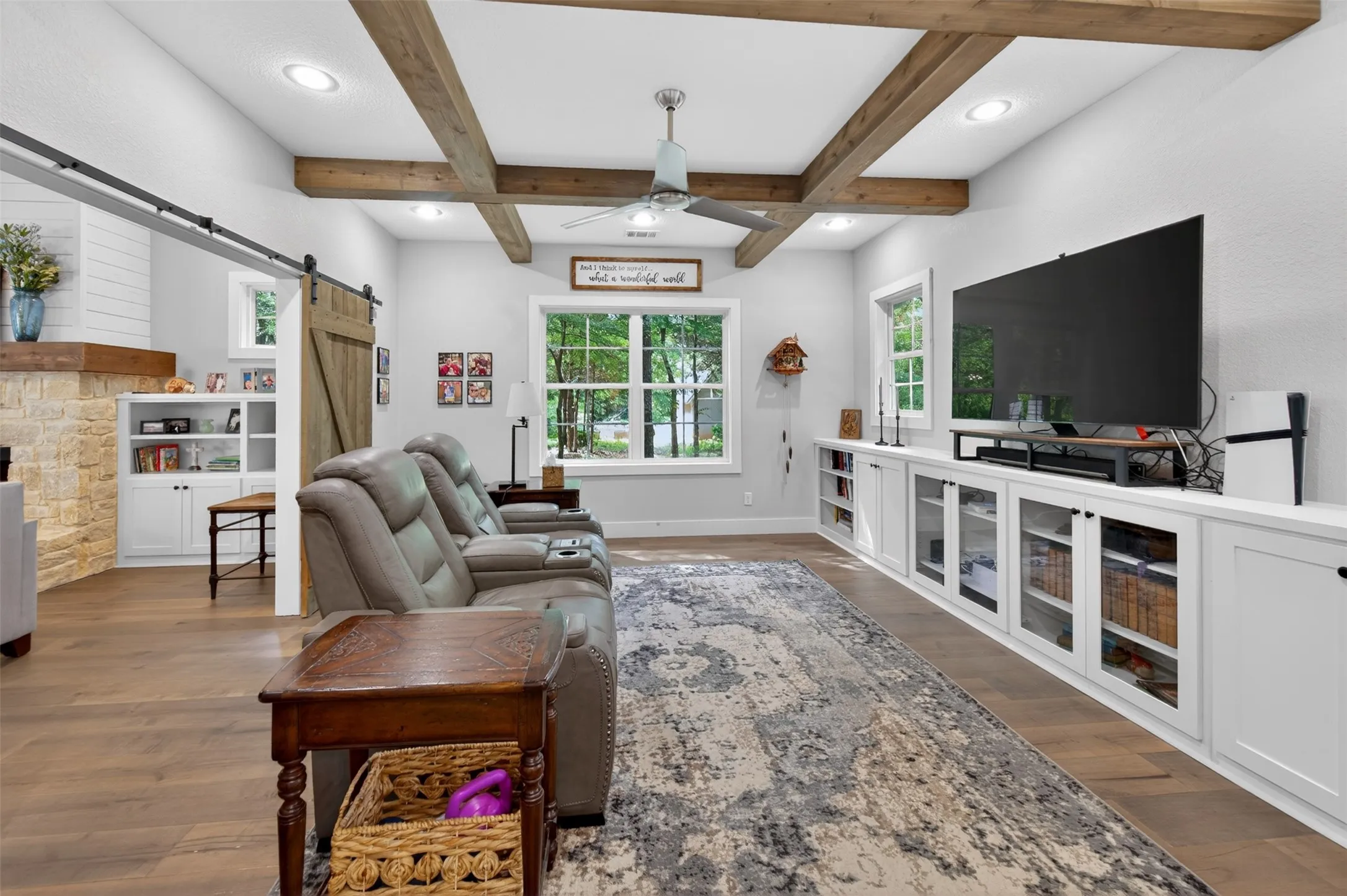 Single Family Residence For Sale in Henderson County , 4747 Stonebridge Lane, Athens, Texas 75751, 4 Bedrooms, 4 Bathrooms, 3 Garage spaces, 3,845 Sqft, built in 2020, Preowned, Price $1,270,000, mls#21250400, Real Estate Agent in Athens, Homes For Sale in Henderson county, Homes For Sale in Athens, Realtor in Athens Texas, Real Estate Brokerage Independent Realty Texas, Luminita Cordes Realtor