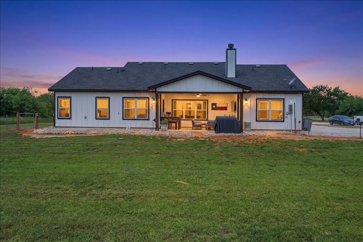 Single Family Residence For Sale in Palo Pinto County , 932 Fm 3137, Palo Pinto, Texas 76484, 3 Bedroom, 2 Bathroom, Garage spaces, 2,000 Sqft, built in 2023, mls#21251434, Real Estate Agent in Palo Pinto, Homes For Sale in Palo Pinto county, Homes For Sale in Palo Pinto, Realtor in Palo Pinto Texas, Real Estate Brokerage Independent Realty Texas, Luminita Cordes Realtor