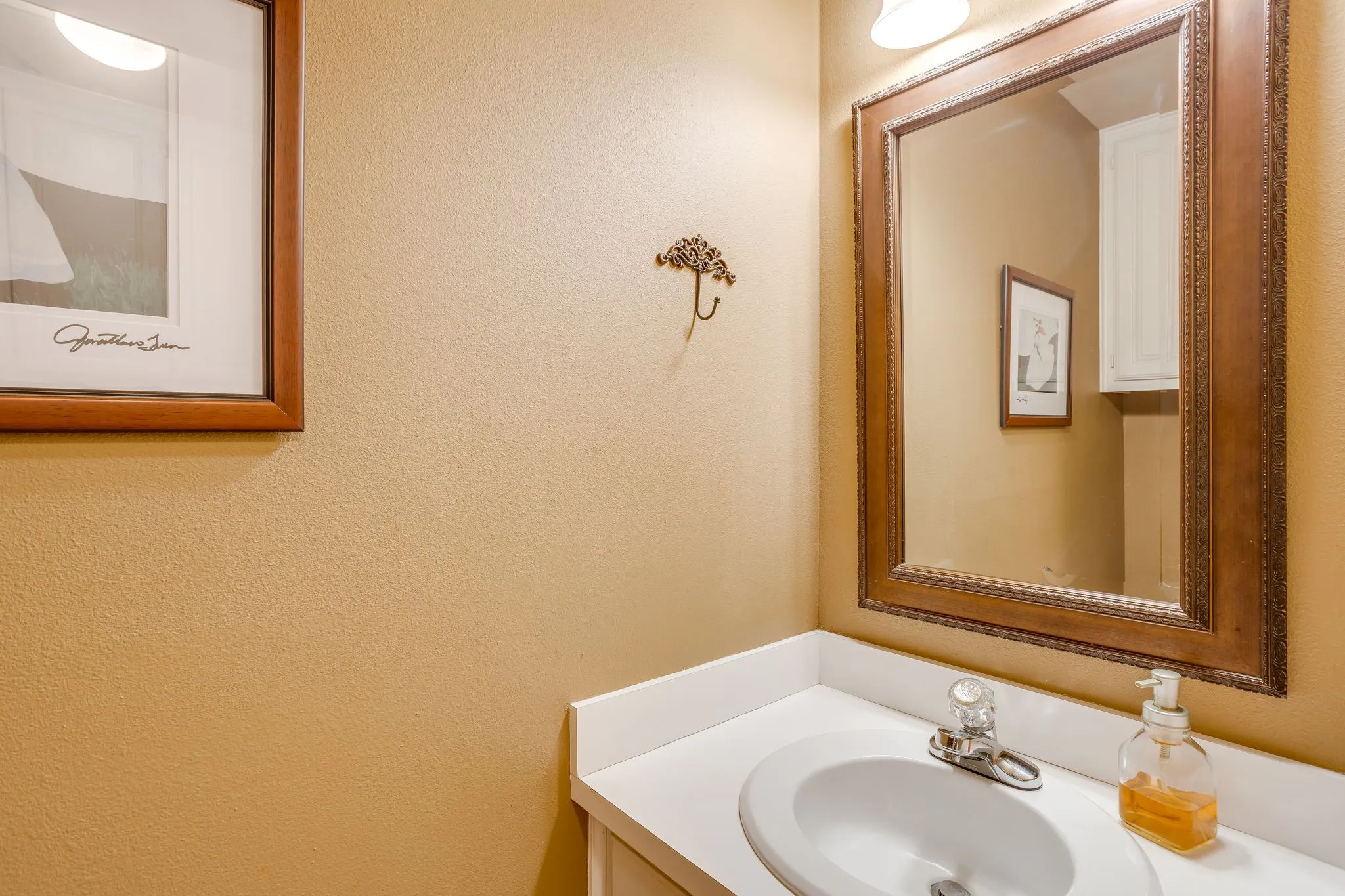 Single Family Residence For Sale in Hood County , 6203 Prospect Hill Drive, Granbury, Texas 76049, 3 Bedroom, 3 Bathroom, 3 Garage spaces, 2,330 Sqft, built in 1992, Preowned, mls#21252872, Real Estate Agent in Granbury, Homes For Sale in Hood county, Homes For Sale in Granbury, Realtor in Granbury Texas, Real Estate Brokerage Independent Realty Texas, Luminita Cordes Realtor