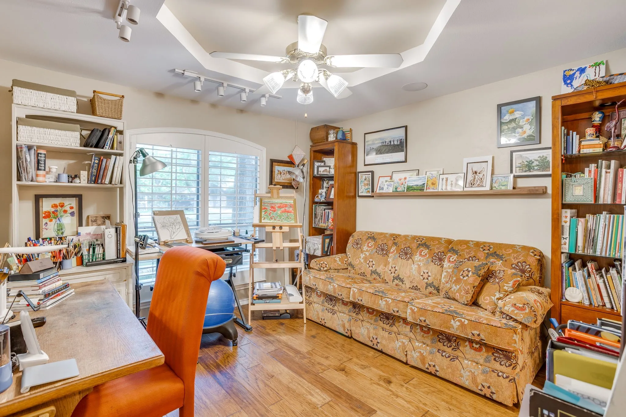 Single Family Residence For Sale in Hood County , 6203 Prospect Hill Drive, Granbury, Texas 76049, 3 Bedroom, 3 Bathroom, 3 Garage spaces, 2,330 Sqft, built in 1992, Preowned, mls#21252872, Real Estate Agent in Granbury, Homes For Sale in Hood county, Homes For Sale in Granbury, Realtor in Granbury Texas, Real Estate Brokerage Independent Realty Texas, Luminita Cordes Realtor
