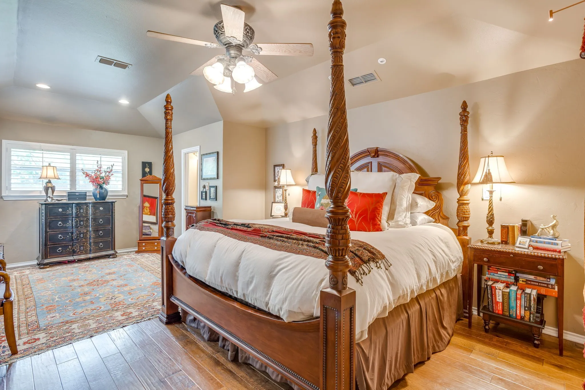 Single Family Residence For Sale in Hood County , 6203 Prospect Hill Drive, Granbury, Texas 76049, 3 Bedroom, 3 Bathroom, 3 Garage spaces, 2,330 Sqft, built in 1992, Preowned, mls#21252872, Real Estate Agent in Granbury, Homes For Sale in Hood county, Homes For Sale in Granbury, Realtor in Granbury Texas, Real Estate Brokerage Independent Realty Texas, Luminita Cordes Realtor