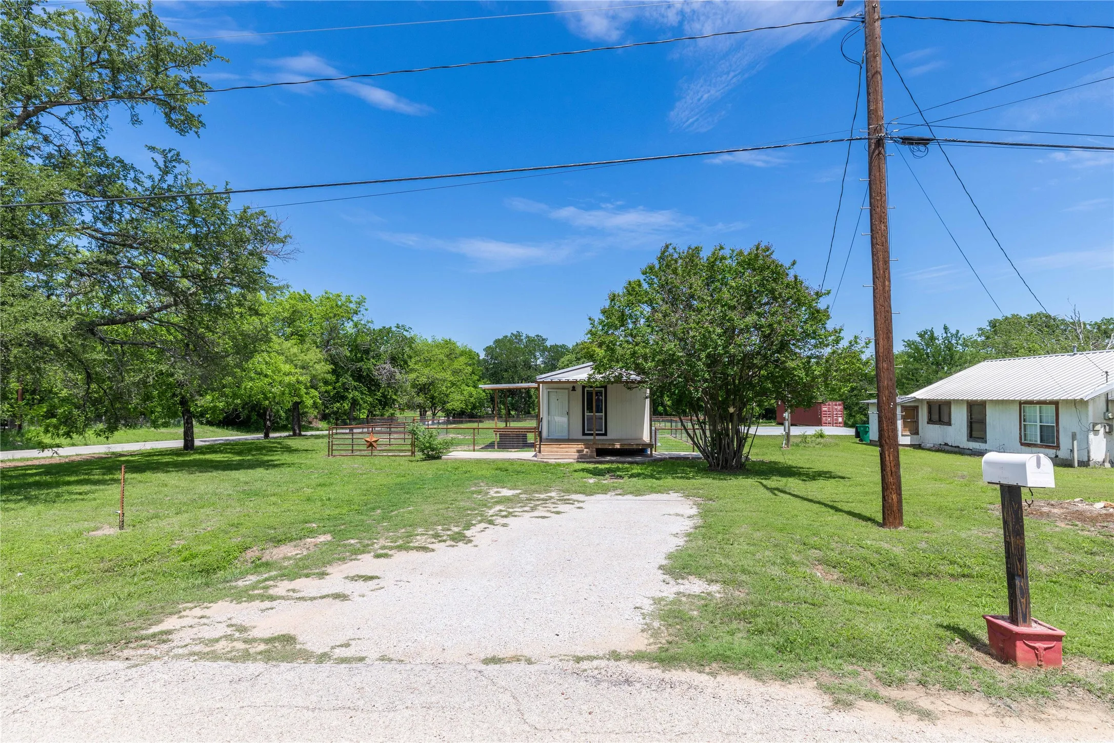 Manufactured Home For Sale in Comanche County , 601 E Reynosa, De Leon, Texas 76444, 1 Bedroom, 1 Bathroom, Garage spaces, 640 Sqft, built in 2025, New Construction - Complete, mls#21252942, Real Estate Agent in De Leon, Homes For Sale in Comanche county, Homes For Sale in De Leon, Realtor in De Leon Texas, Real Estate Brokerage Independent Realty Texas, Luminita Cordes Realtor