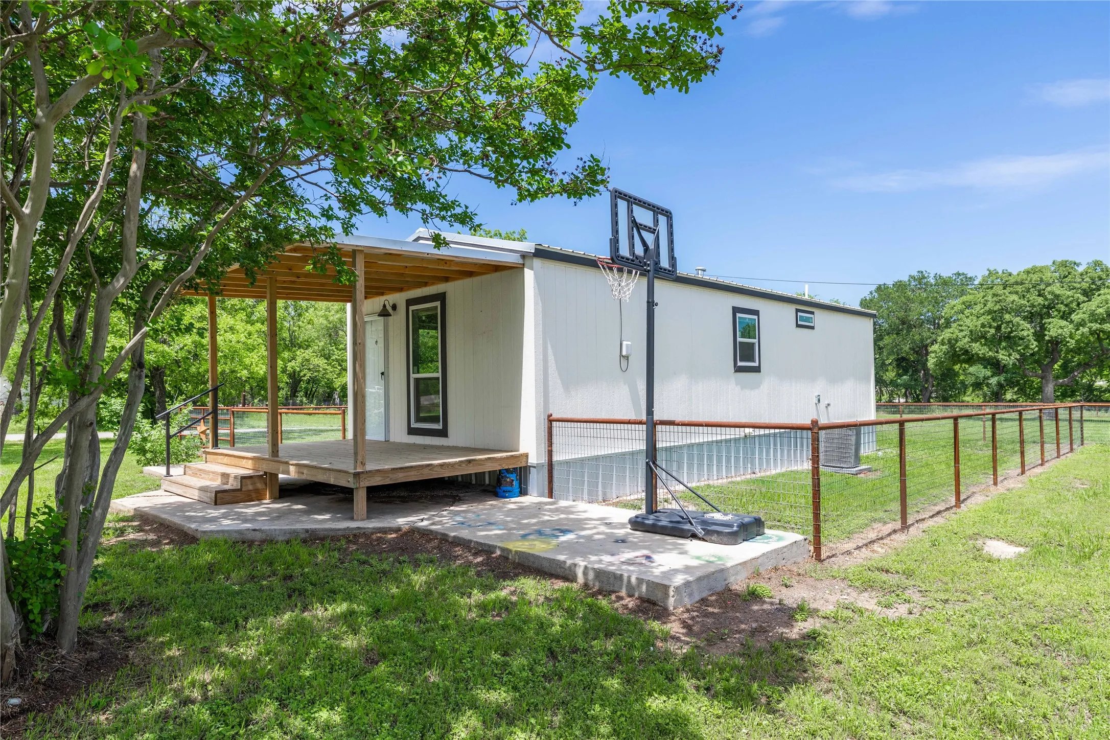 Manufactured Home For Sale in Comanche County , 601 E Reynosa, De Leon, Texas 76444, 1 Bedroom, 1 Bathroom, Garage spaces, 640 Sqft, built in 2025, New Construction - Complete, mls#21252942, Real Estate Agent in De Leon, Homes For Sale in Comanche county, Homes For Sale in De Leon, Realtor in De Leon Texas, Real Estate Brokerage Independent Realty Texas, Luminita Cordes Realtor