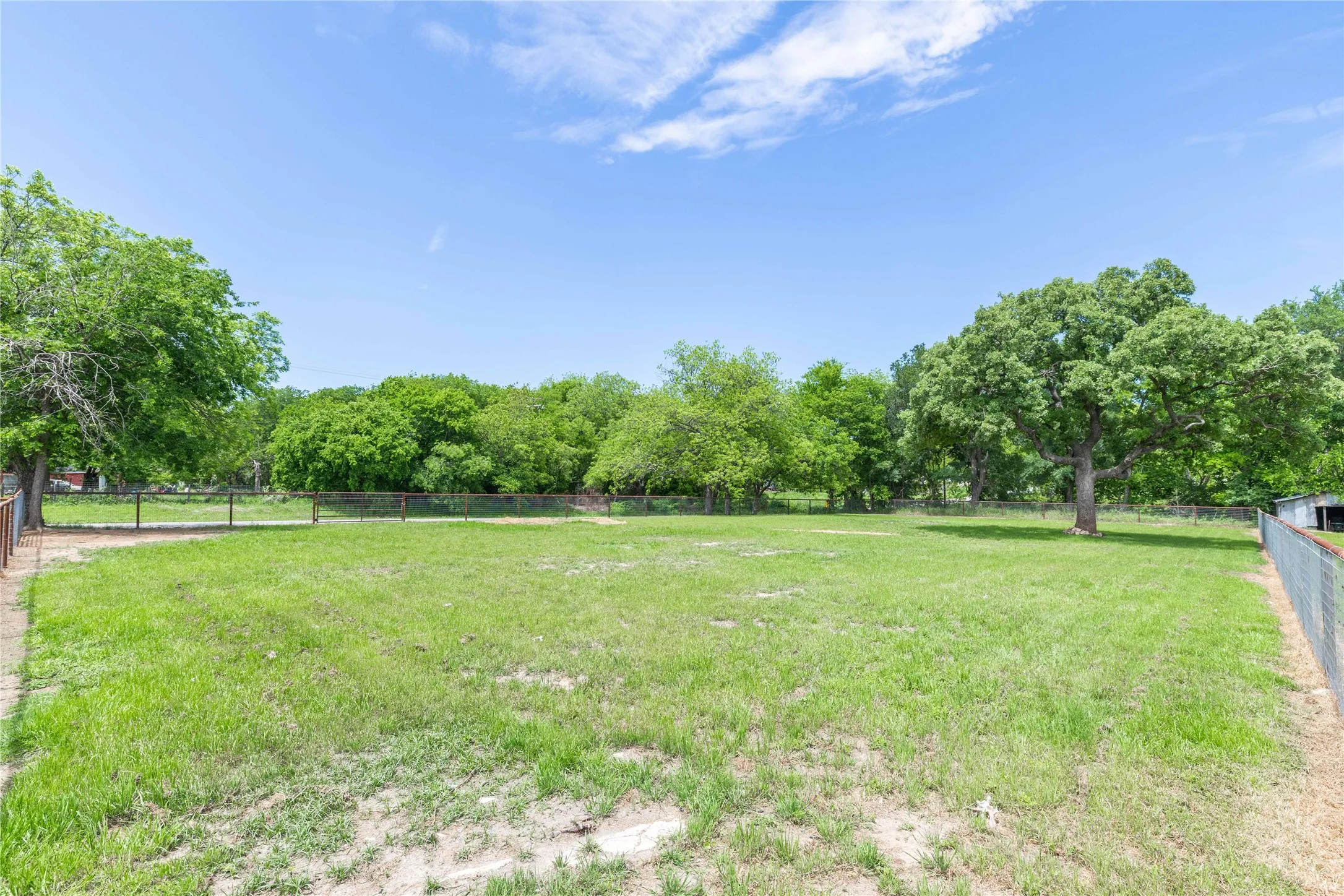 Manufactured Home For Sale in Comanche County , 601 E Reynosa, De Leon, Texas 76444, 1 Bedroom, 1 Bathroom, Garage spaces, 640 Sqft, built in 2025, New Construction - Complete, mls#21252942, Real Estate Agent in De Leon, Homes For Sale in Comanche county, Homes For Sale in De Leon, Realtor in De Leon Texas, Real Estate Brokerage Independent Realty Texas, Luminita Cordes Realtor