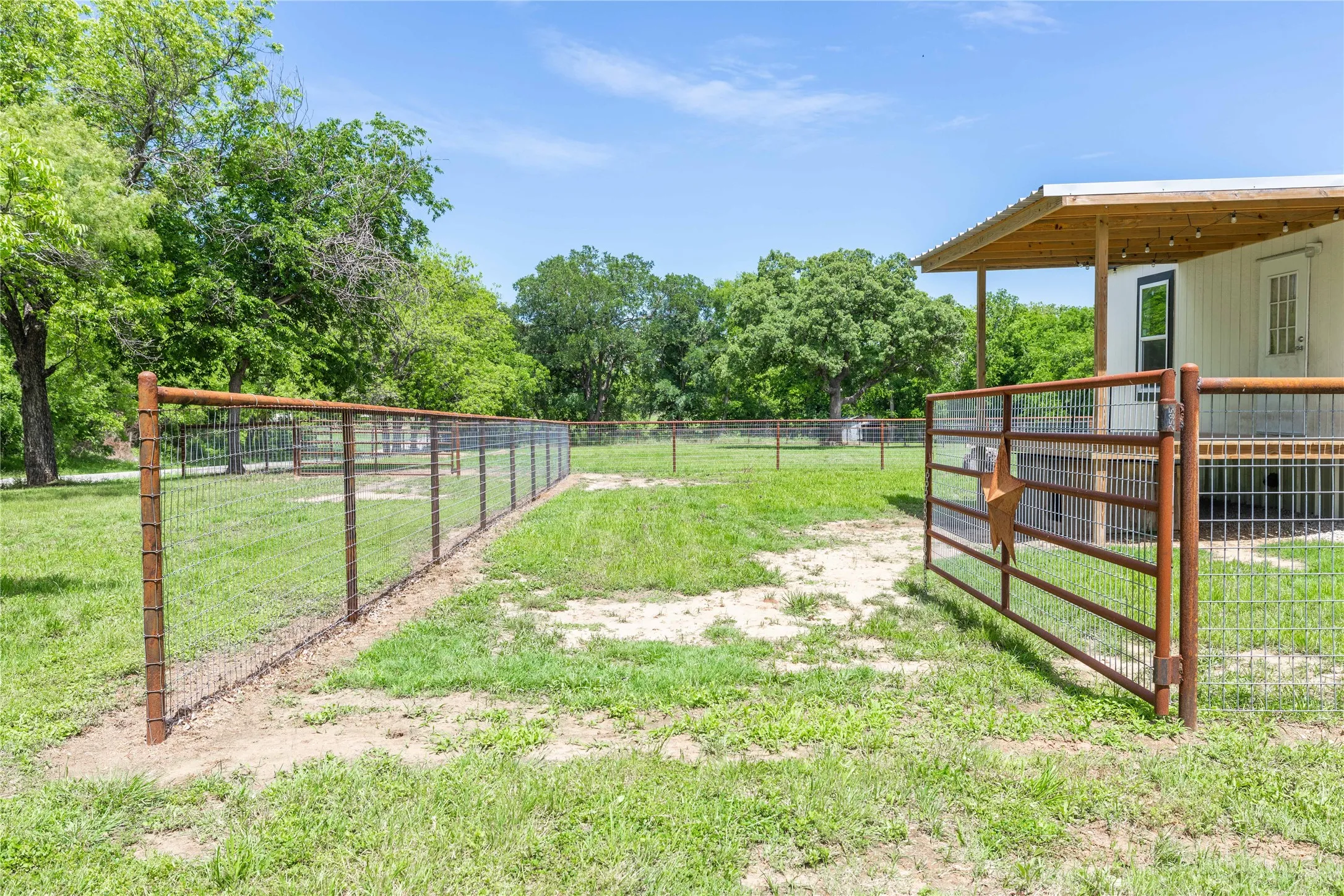 Manufactured Home For Sale in Comanche County , 601 E Reynosa, De Leon, Texas 76444, 1 Bedroom, 1 Bathroom, Garage spaces, 640 Sqft, built in 2025, New Construction - Complete, mls#21252942, Real Estate Agent in De Leon, Homes For Sale in Comanche county, Homes For Sale in De Leon, Realtor in De Leon Texas, Real Estate Brokerage Independent Realty Texas, Luminita Cordes Realtor