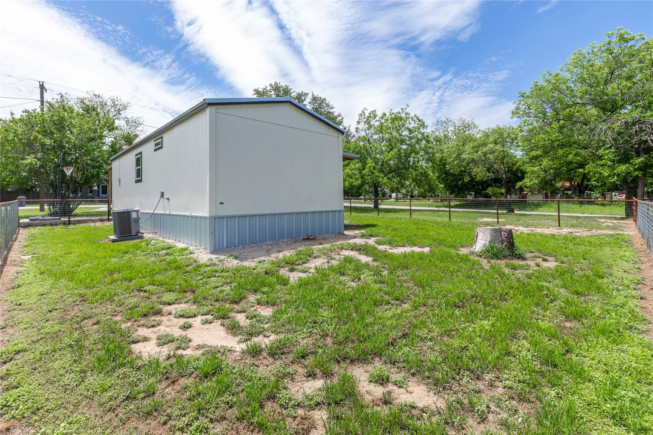 Manufactured Home For Sale in Comanche County , 601 E Reynosa, De Leon, Texas 76444, 1 Bedroom, 1 Bathroom, Garage spaces, 640 Sqft, built in 2025, New Construction - Complete, mls#21252942, Real Estate Agent in De Leon, Homes For Sale in Comanche county, Homes For Sale in De Leon, Realtor in De Leon Texas, Real Estate Brokerage Independent Realty Texas, Luminita Cordes Realtor
