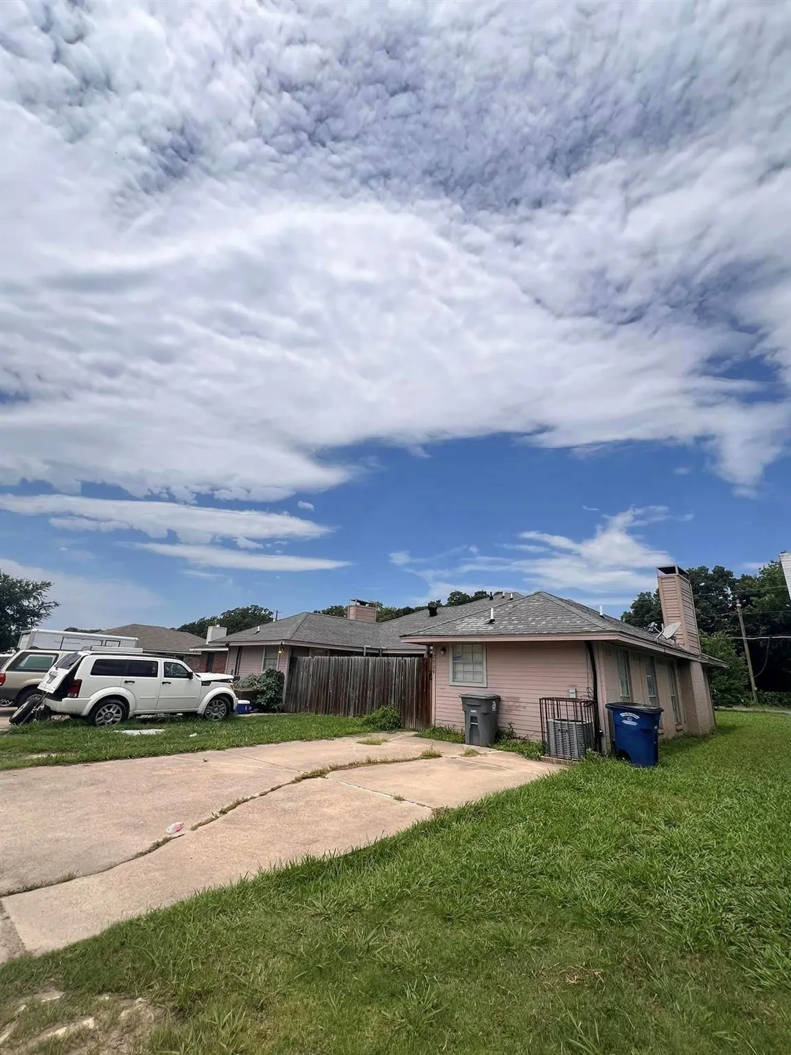 Duplex For Sale in Dallas County , 2904 Edd Road 2904-2908, Dallas, Texas 75253, 4 Bedrooms, 2 Bathrooms, Garage spaces, 0 Sqft, built in 1984, Preowned, Price $370,000, mls#21252944, Real Estate Agent in Dallas, Homes For Sale in Dallas county, Homes For Sale in Dallas, Realtor in Dallas Texas, Real Estate Brokerage Independent Realty Texas, Luminita Cordes Realtor