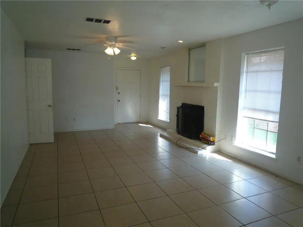 Duplex For Sale in Dallas County , 2904 Edd Road 2904-2908, Dallas, Texas 75253, 4 Bedrooms, 2 Bathrooms, Garage spaces, 0 Sqft, built in 1984, Preowned, Price $370,000, mls#21252944, Real Estate Agent in Dallas, Homes For Sale in Dallas county, Homes For Sale in Dallas, Realtor in Dallas Texas, Real Estate Brokerage Independent Realty Texas, Luminita Cordes Realtor