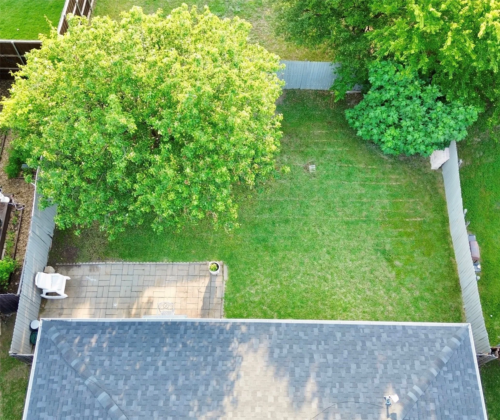 Single Family Residence For Sale in Denton County , 1632 Crown Point Drive, Little Elm, Texas 75036, 3 Bedroom, 2 Bathroom, 2 Garage spaces, 1,672 Sqft, built in 2004, mls#21253335, Real Estate Agent in Little Elm, Homes For Sale in Denton county, Homes For Sale in Little Elm, Realtor in Little Elm Texas, Real Estate Brokerage Independent Realty Texas, Luminita Cordes Realtor