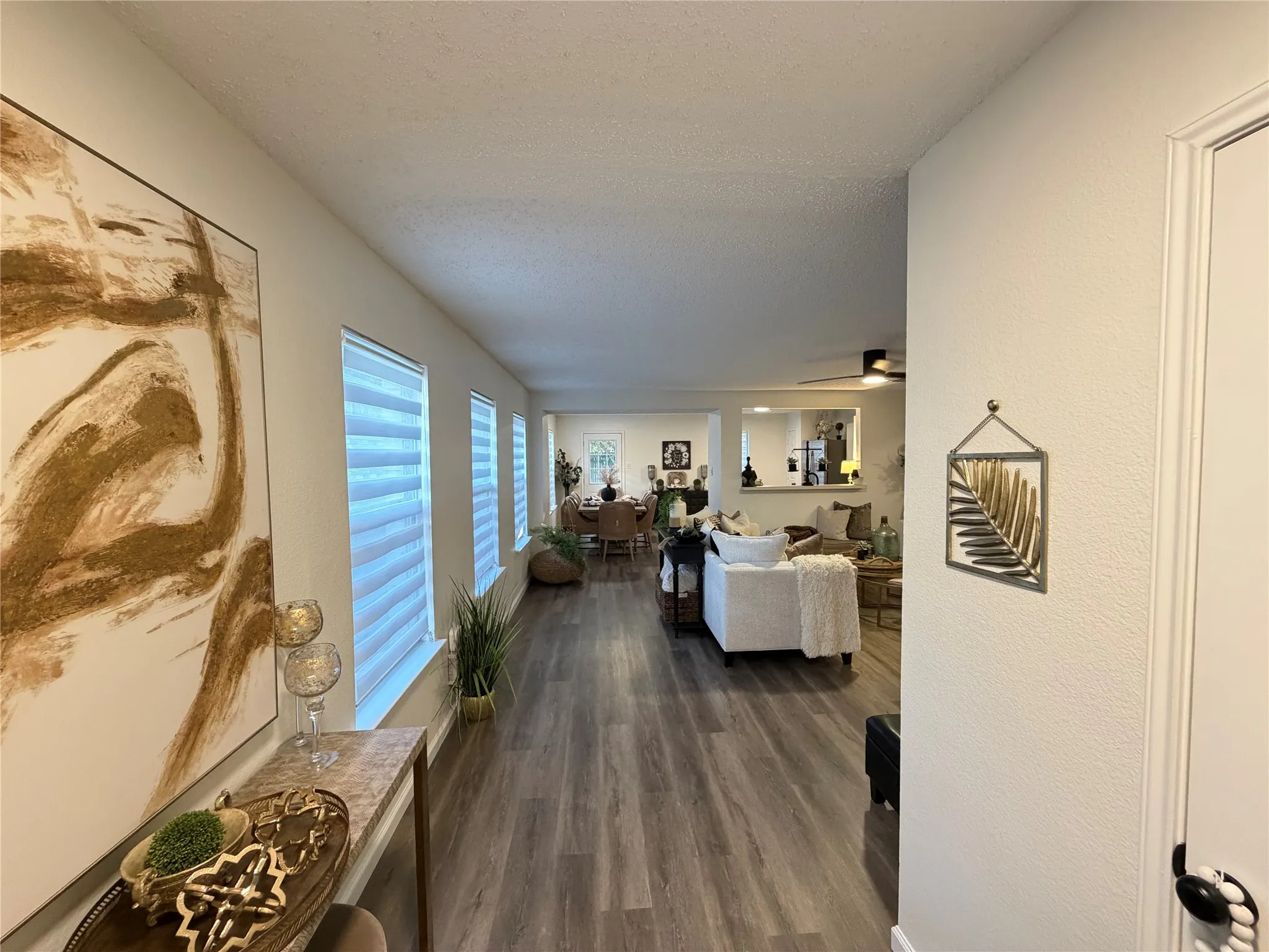 Single Family Residence For Sale in Denton County , 1632 Crown Point Drive, Little Elm, Texas 75036, 3 Bedroom, 2 Bathroom, 2 Garage spaces, 1,672 Sqft, built in 2004, mls#21253335, Real Estate Agent in Little Elm, Homes For Sale in Denton county, Homes For Sale in Little Elm, Realtor in Little Elm Texas, Real Estate Brokerage Independent Realty Texas, Luminita Cordes Realtor