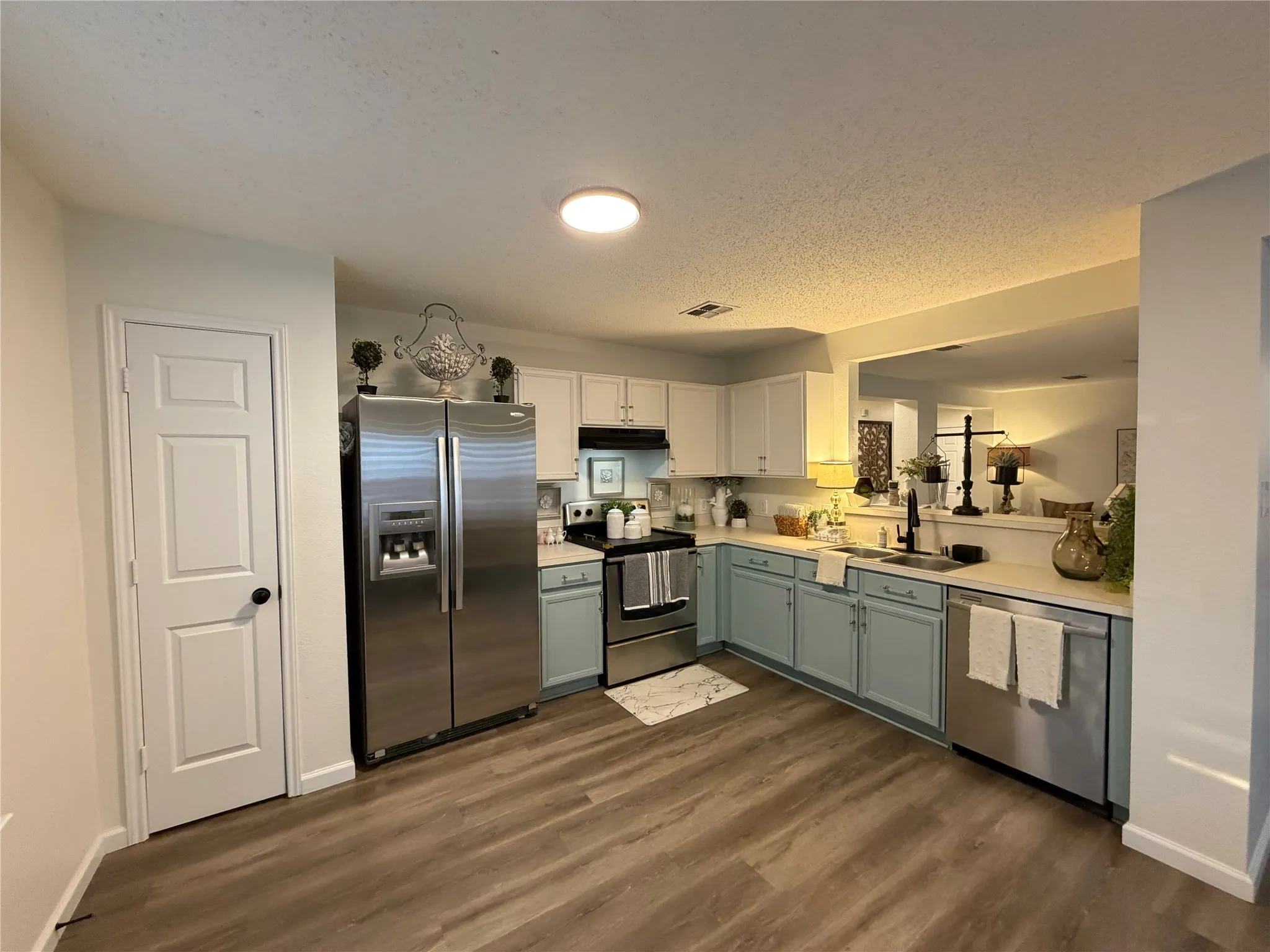 Single Family Residence For Sale in Denton County , 1632 Crown Point Drive, Little Elm, Texas 75036, 3 Bedroom, 2 Bathroom, 2 Garage spaces, 1,672 Sqft, built in 2004, mls#21253335, Real Estate Agent in Little Elm, Homes For Sale in Denton county, Homes For Sale in Little Elm, Realtor in Little Elm Texas, Real Estate Brokerage Independent Realty Texas, Luminita Cordes Realtor