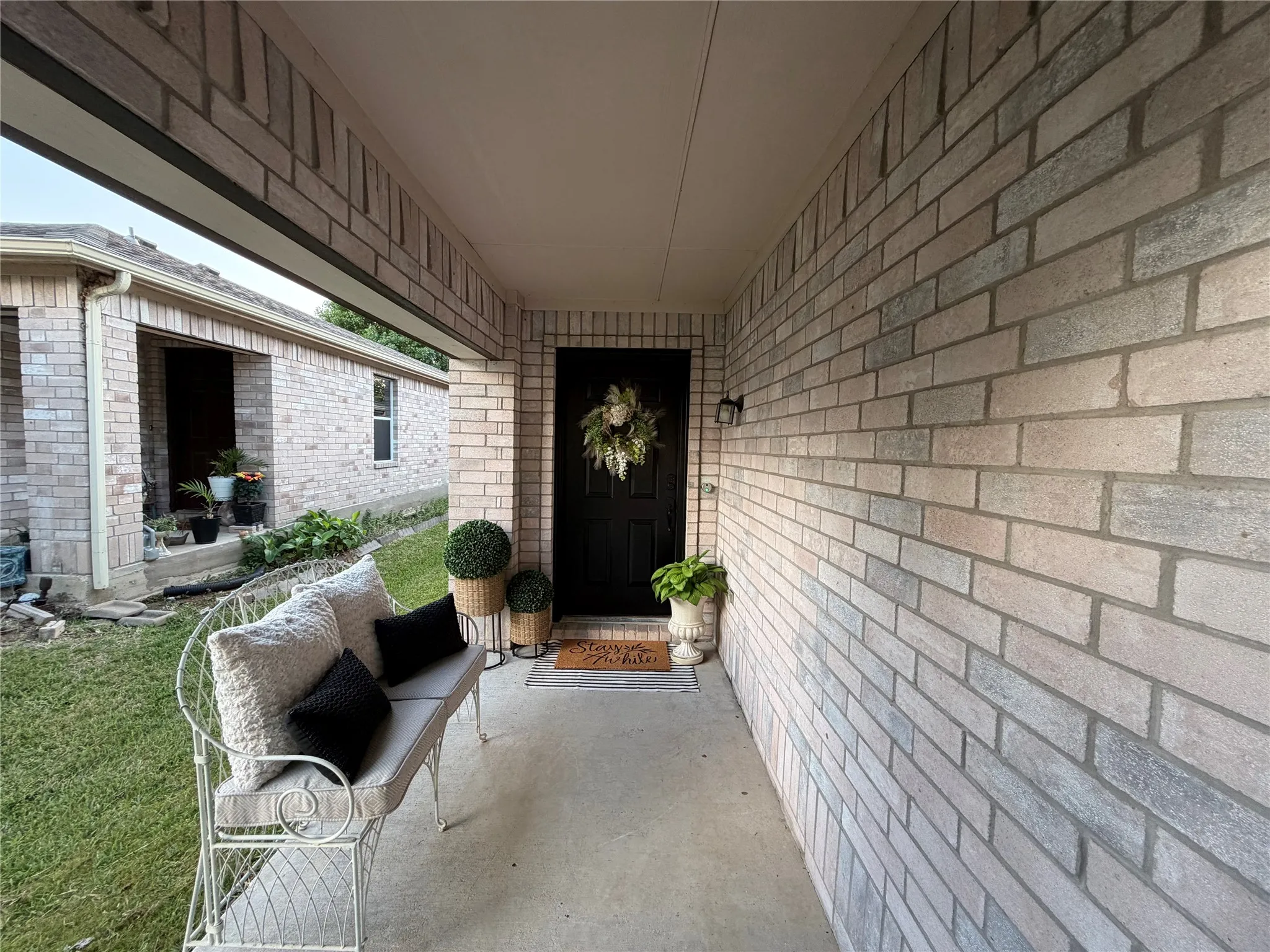 Single Family Residence For Sale in Denton County , 1632 Crown Point Drive, Little Elm, Texas 75036, 3 Bedroom, 2 Bathroom, 2 Garage spaces, 1,672 Sqft, built in 2004, mls#21253335, Real Estate Agent in Little Elm, Homes For Sale in Denton county, Homes For Sale in Little Elm, Realtor in Little Elm Texas, Real Estate Brokerage Independent Realty Texas, Luminita Cordes Realtor