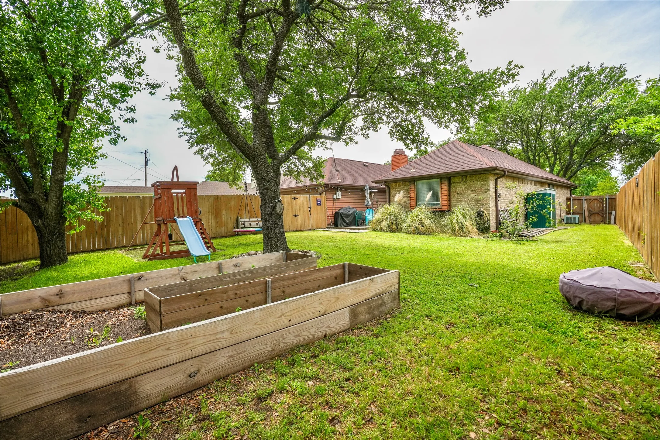 Single Family Residence For Sale in Dallas County , 6320 Leasa Court, Sachse, Texas 75048, 3 Bedroom, 2 Bathroom, 2 Garage spaces, 1,425 Sqft, built in 1985, Preowned, mls#21247603, Real Estate Agent in Sachse, Homes For Sale in Dallas county, Homes For Sale in Sachse, Realtor in Sachse Texas, Real Estate Brokerage Independent Realty Texas, Luminita Cordes Realtor