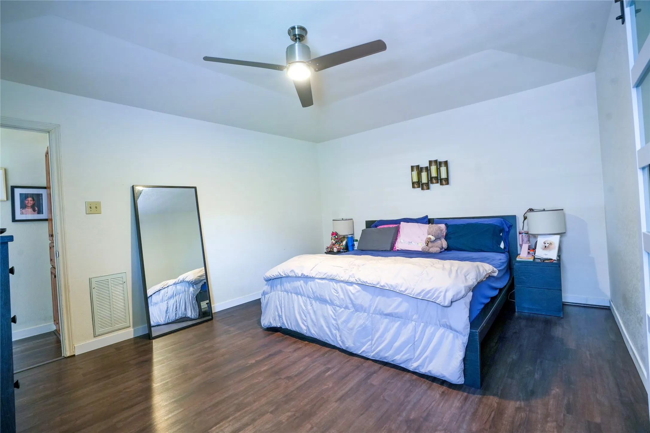 Single Family Residence For Sale in Dallas County , 6320 Leasa Court, Sachse, Texas 75048, 3 Bedroom, 2 Bathroom, 2 Garage spaces, 1,425 Sqft, built in 1985, Preowned, mls#21247603, Real Estate Agent in Sachse, Homes For Sale in Dallas county, Homes For Sale in Sachse, Realtor in Sachse Texas, Real Estate Brokerage Independent Realty Texas, Luminita Cordes Realtor