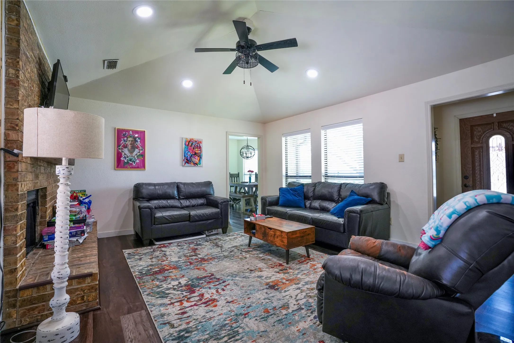 Single Family Residence For Sale in Dallas County , 6320 Leasa Court, Sachse, Texas 75048, 3 Bedroom, 2 Bathroom, 2 Garage spaces, 1,425 Sqft, built in 1985, Preowned, mls#21247603, Real Estate Agent in Sachse, Homes For Sale in Dallas county, Homes For Sale in Sachse, Realtor in Sachse Texas, Real Estate Brokerage Independent Realty Texas, Luminita Cordes Realtor