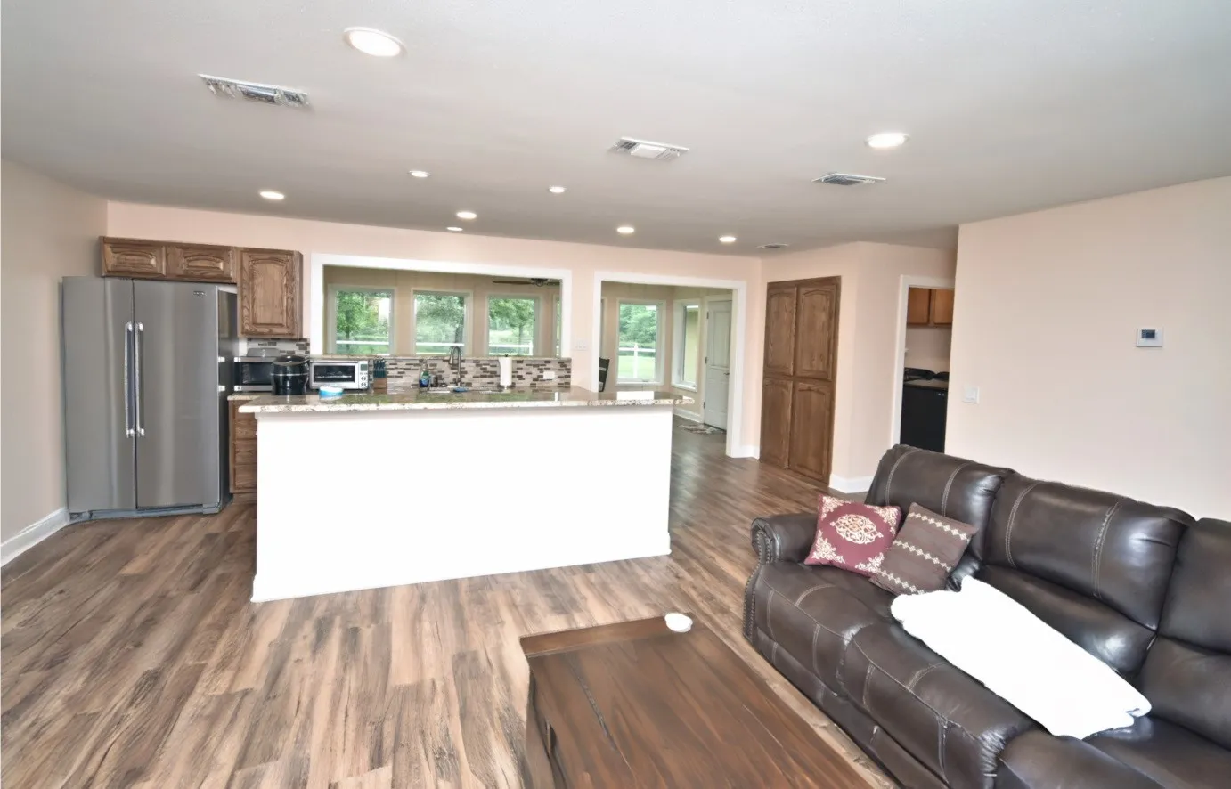 Farm For Sale in Wood County , 289 County Road 4192, Quitman, Texas 75783, 3 Bedrooms, 2 Bathrooms, 2 Garage spaces, 1,701 Sqft, built in 1992, Preowned, Price $695,000, mls#21250546, Real Estate Agent in Quitman, Homes For Sale in Wood county, Homes For Sale in Quitman, Realtor in Quitman Texas, Real Estate Brokerage Independent Realty Texas, Luminita Cordes Realtor