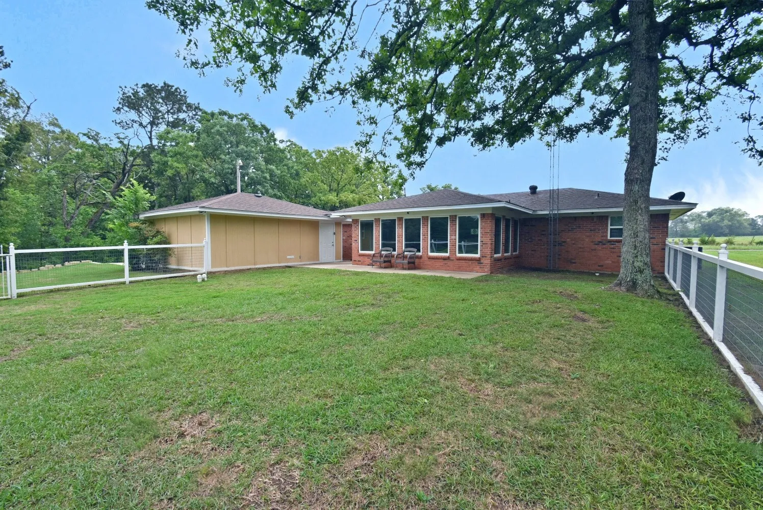 Farm For Sale in Wood County , 289 County Road 4192, Quitman, Texas 75783, 3 Bedrooms, 2 Bathrooms, 2 Garage spaces, 1,701 Sqft, built in 1992, Preowned, Price $695,000, mls#21250546, Real Estate Agent in Quitman, Homes For Sale in Wood county, Homes For Sale in Quitman, Realtor in Quitman Texas, Real Estate Brokerage Independent Realty Texas, Luminita Cordes Realtor