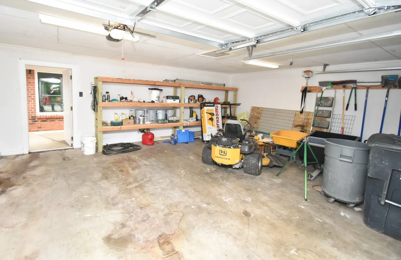 Farm For Sale in Wood County , 289 County Road 4192, Quitman, Texas 75783, 3 Bedrooms, 2 Bathrooms, 2 Garage spaces, 1,701 Sqft, built in 1992, Preowned, Price $695,000, mls#21250546, Real Estate Agent in Quitman, Homes For Sale in Wood county, Homes For Sale in Quitman, Realtor in Quitman Texas, Real Estate Brokerage Independent Realty Texas, Luminita Cordes Realtor