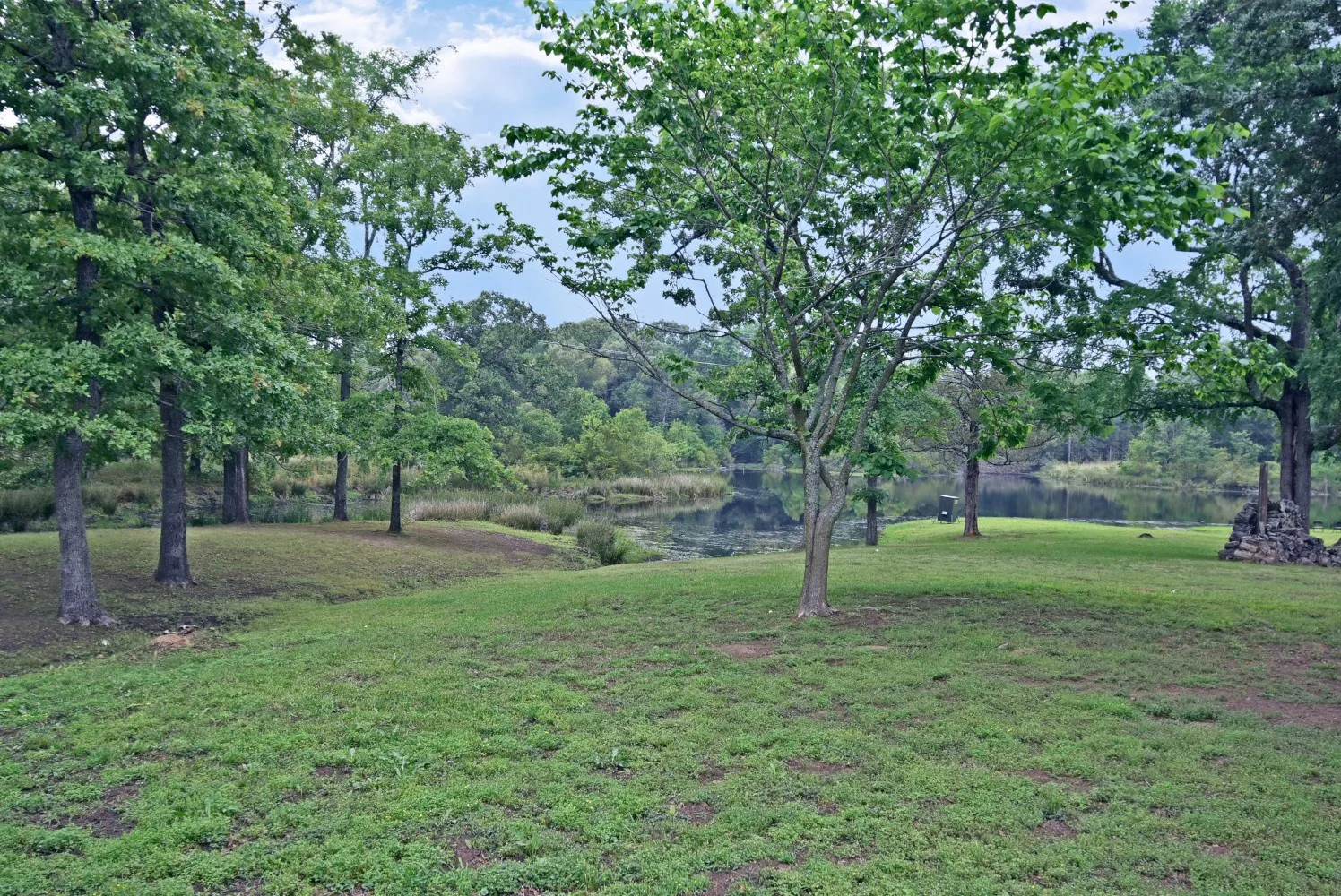 Farm For Sale in Wood County , 289 County Road 4192, Quitman, Texas 75783, 3 Bedrooms, 2 Bathrooms, 2 Garage spaces, 1,701 Sqft, built in 1992, Preowned, Price $695,000, mls#21250546, Real Estate Agent in Quitman, Homes For Sale in Wood county, Homes For Sale in Quitman, Realtor in Quitman Texas, Real Estate Brokerage Independent Realty Texas, Luminita Cordes Realtor