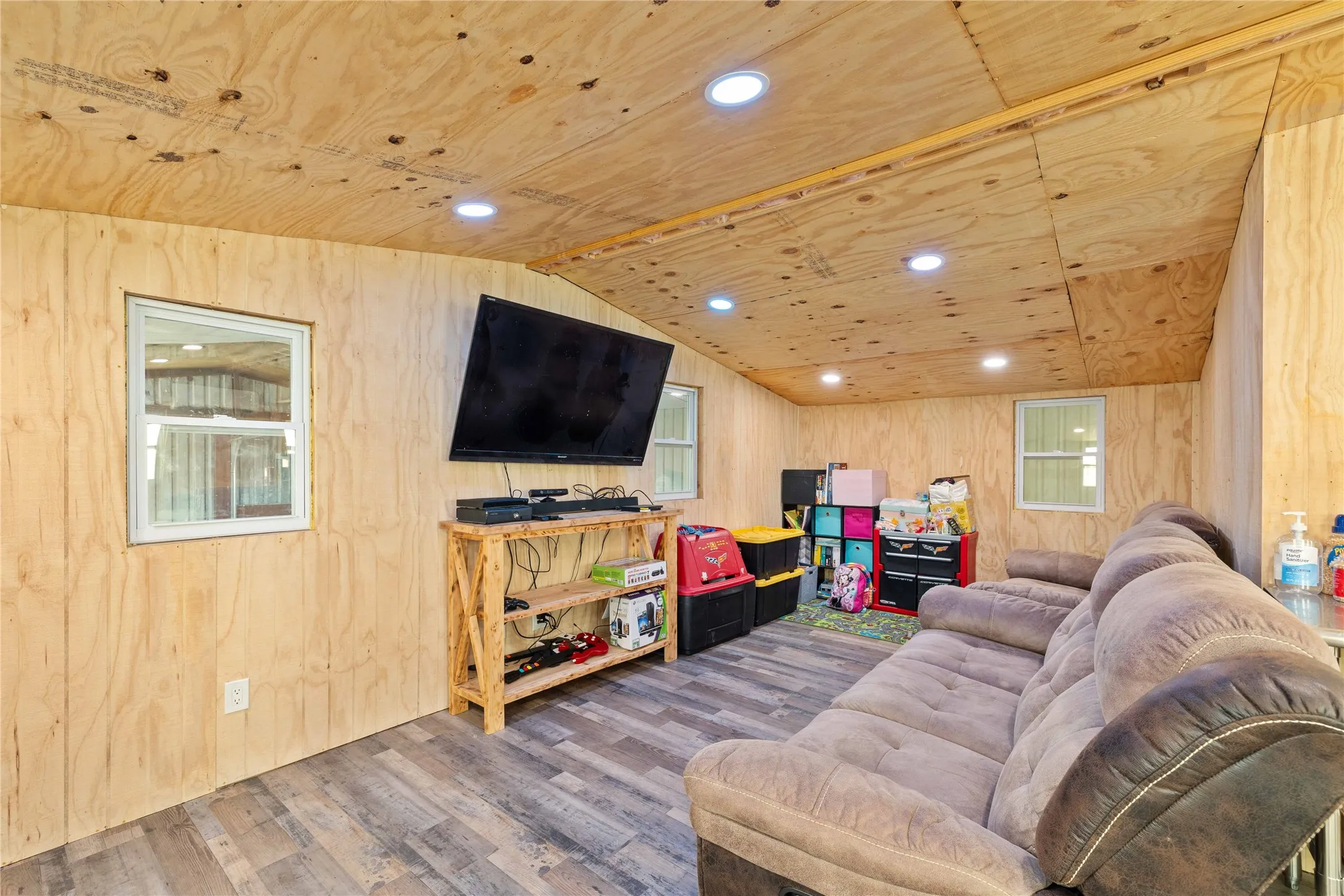 Single Family Residence For Sale in Erath County , 12749 FM 847, Dublin, Texas 76446, 1 Bedroom, 1 Bathroom, 4 Garage spaces, 912 Sqft, built in 2021, Price $739,000, mls#21253371, Real Estate Agent in Dublin, Homes For Sale in Erath county, Homes For Sale in Dublin, Realtor in Dublin Texas, Real Estate Brokerage Independent Realty Texas, Luminita Cordes Realtor