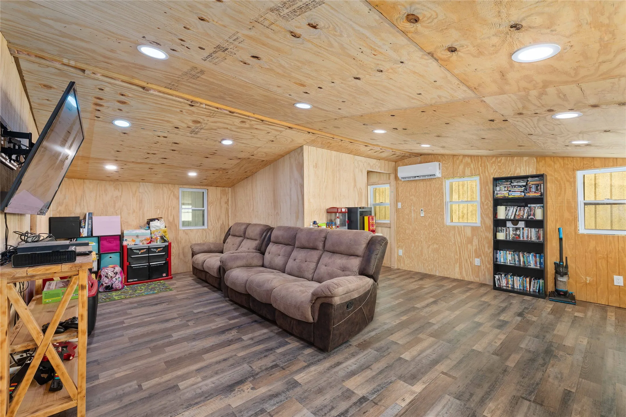 Single Family Residence For Sale in Erath County , 12749 FM 847, Dublin, Texas 76446, 1 Bedroom, 1 Bathroom, 4 Garage spaces, 912 Sqft, built in 2021, Price $739,000, mls#21253371, Real Estate Agent in Dublin, Homes For Sale in Erath county, Homes For Sale in Dublin, Realtor in Dublin Texas, Real Estate Brokerage Independent Realty Texas, Luminita Cordes Realtor