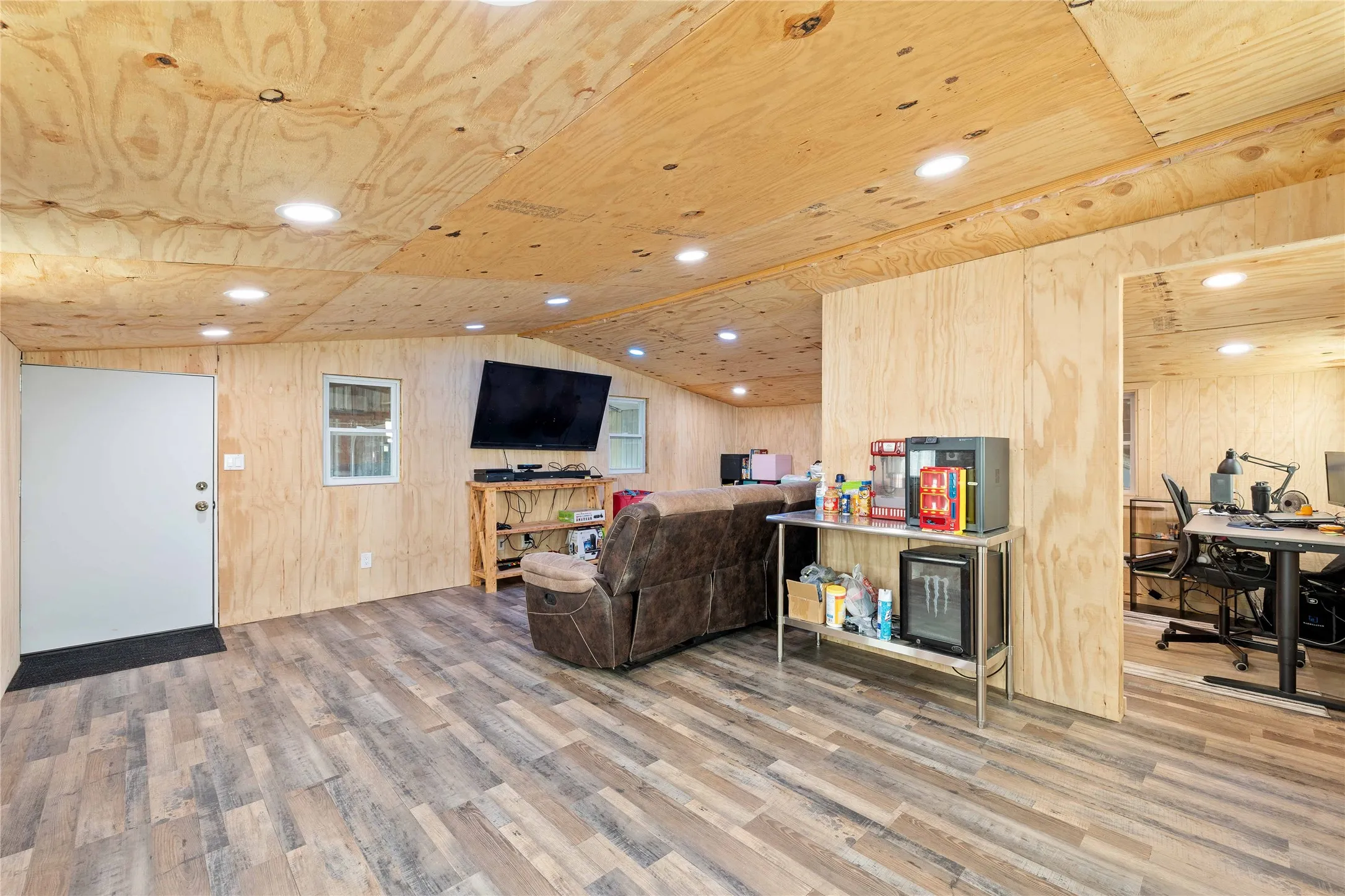 Single Family Residence For Sale in Erath County , 12749 FM 847, Dublin, Texas 76446, 1 Bedroom, 1 Bathroom, 4 Garage spaces, 912 Sqft, built in 2021, Price $739,000, mls#21253371, Real Estate Agent in Dublin, Homes For Sale in Erath county, Homes For Sale in Dublin, Realtor in Dublin Texas, Real Estate Brokerage Independent Realty Texas, Luminita Cordes Realtor