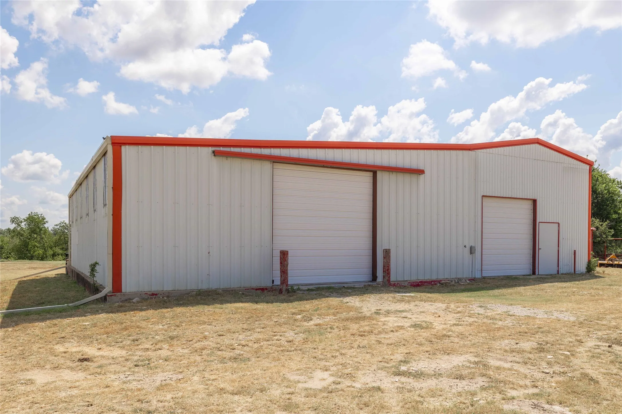 Single Family Residence For Sale in Erath County , 12749 FM 847, Dublin, Texas 76446, 1 Bedroom, 1 Bathroom, 4 Garage spaces, 912 Sqft, built in 2021, Price $739,000, mls#21253371, Real Estate Agent in Dublin, Homes For Sale in Erath county, Homes For Sale in Dublin, Realtor in Dublin Texas, Real Estate Brokerage Independent Realty Texas, Luminita Cordes Realtor