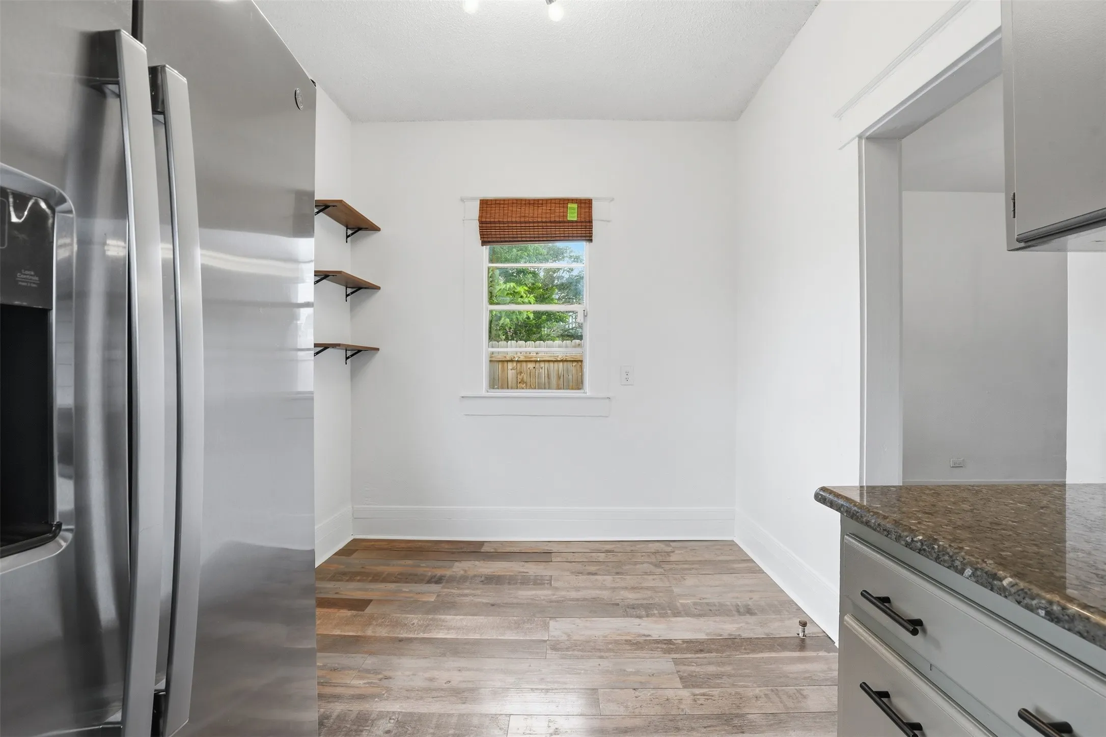 Single Family Residence For Sale in Johnson County , 206 S Pendell Avenue, Cleburne, Texas 76033, 2 Bedroom, 1 Bathroom, Garage spaces, 1,132 Sqft, built in 1940, Preowned, mls#21252024, Real Estate Agent in Cleburne, Homes For Sale in Johnson county, Homes For Sale in Cleburne, Realtor in Cleburne Texas, Real Estate Brokerage Independent Realty Texas, Luminita Cordes Realtor