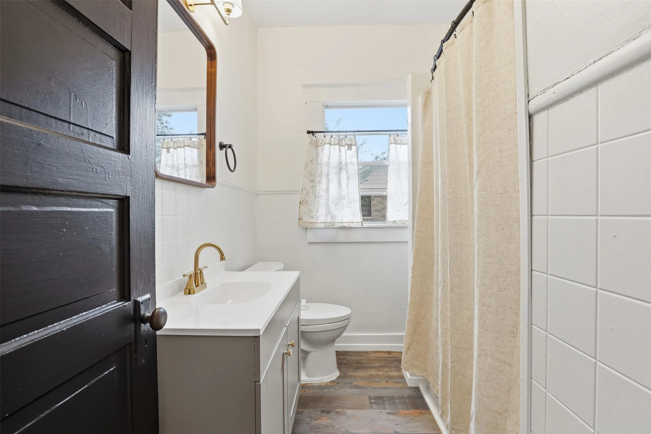 Single Family Residence For Sale in Johnson County , 206 S Pendell Avenue, Cleburne, Texas 76033, 2 Bedroom, 1 Bathroom, Garage spaces, 1,132 Sqft, built in 1940, Preowned, mls#21252024, Real Estate Agent in Cleburne, Homes For Sale in Johnson county, Homes For Sale in Cleburne, Realtor in Cleburne Texas, Real Estate Brokerage Independent Realty Texas, Luminita Cordes Realtor